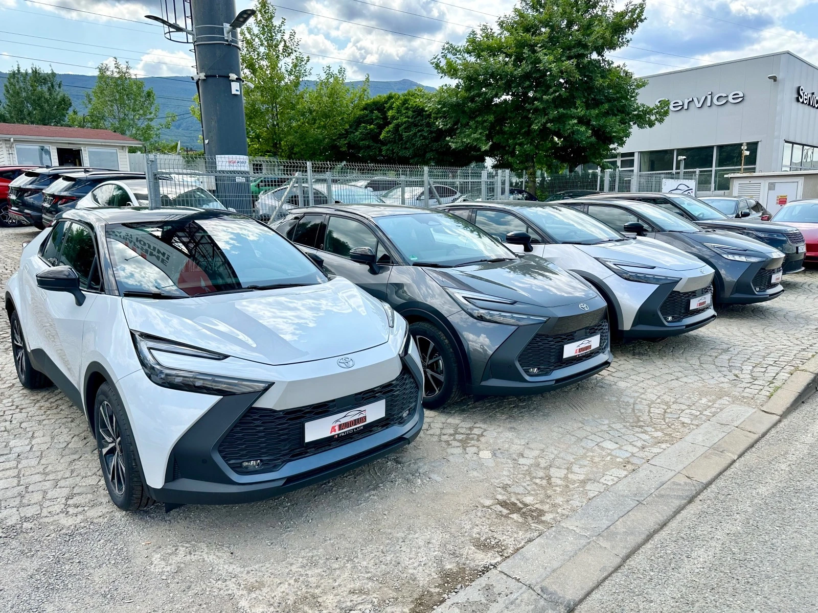 Toyota C-HR 0 км/2,