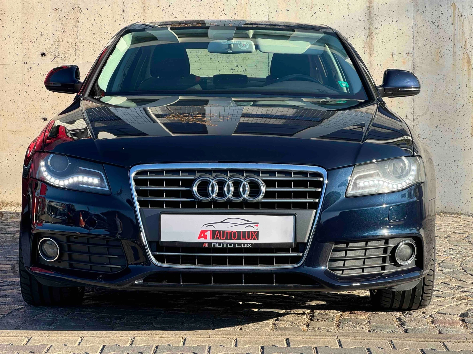 Audi A4 2.0TDi/Auto/DVD/Xenon/Navi/Обслужена цялостно!