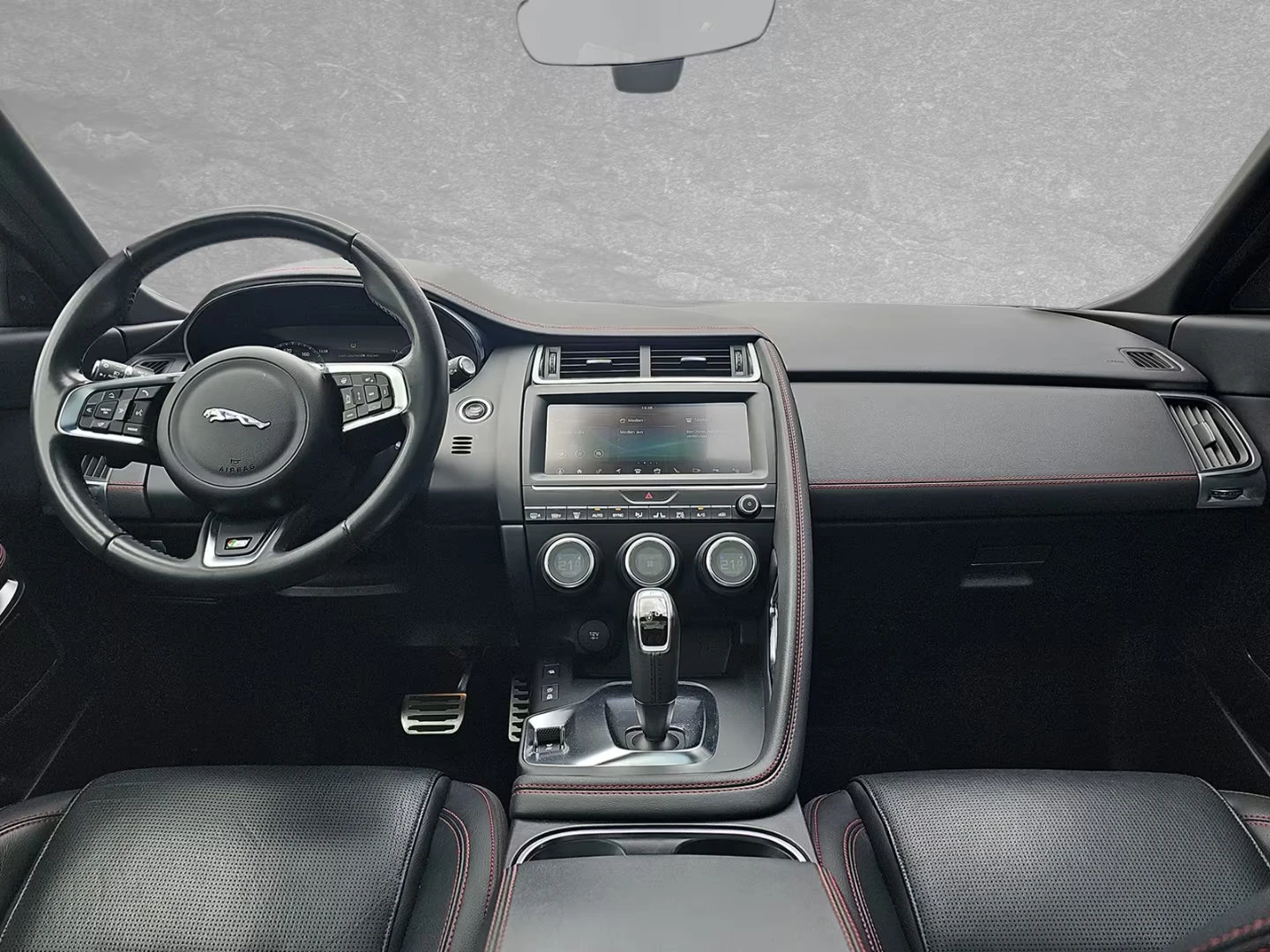 2020 Jaguar E-Pace CHEQUERED-FLAG 179HP PANO 360 AWD LED KLESS 478g — 7