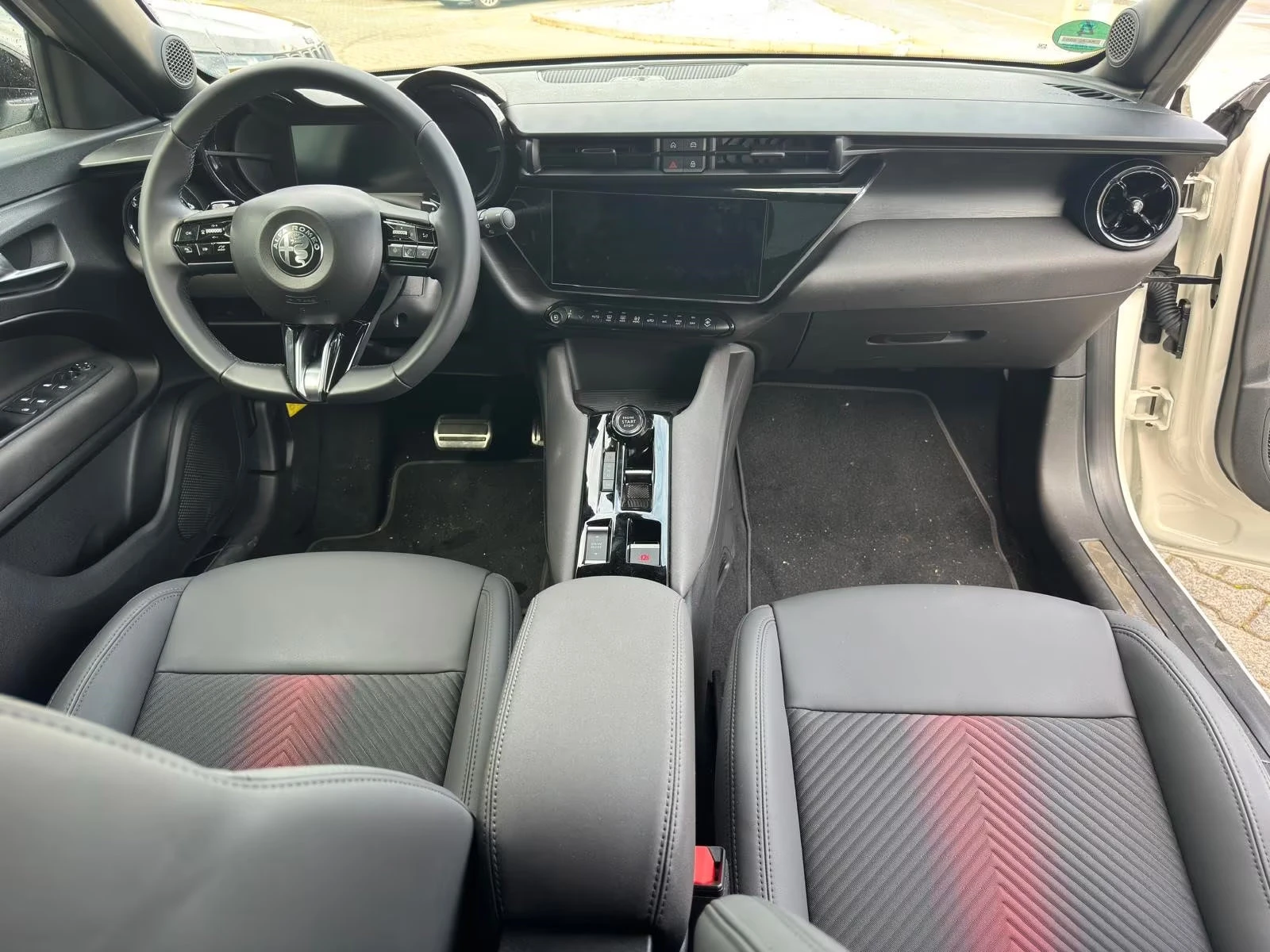 2025 Alfa Romeo Junior 1.2MHEV 136HP SPECIALE MASSAGE MEMO CAM LED 556g — 6