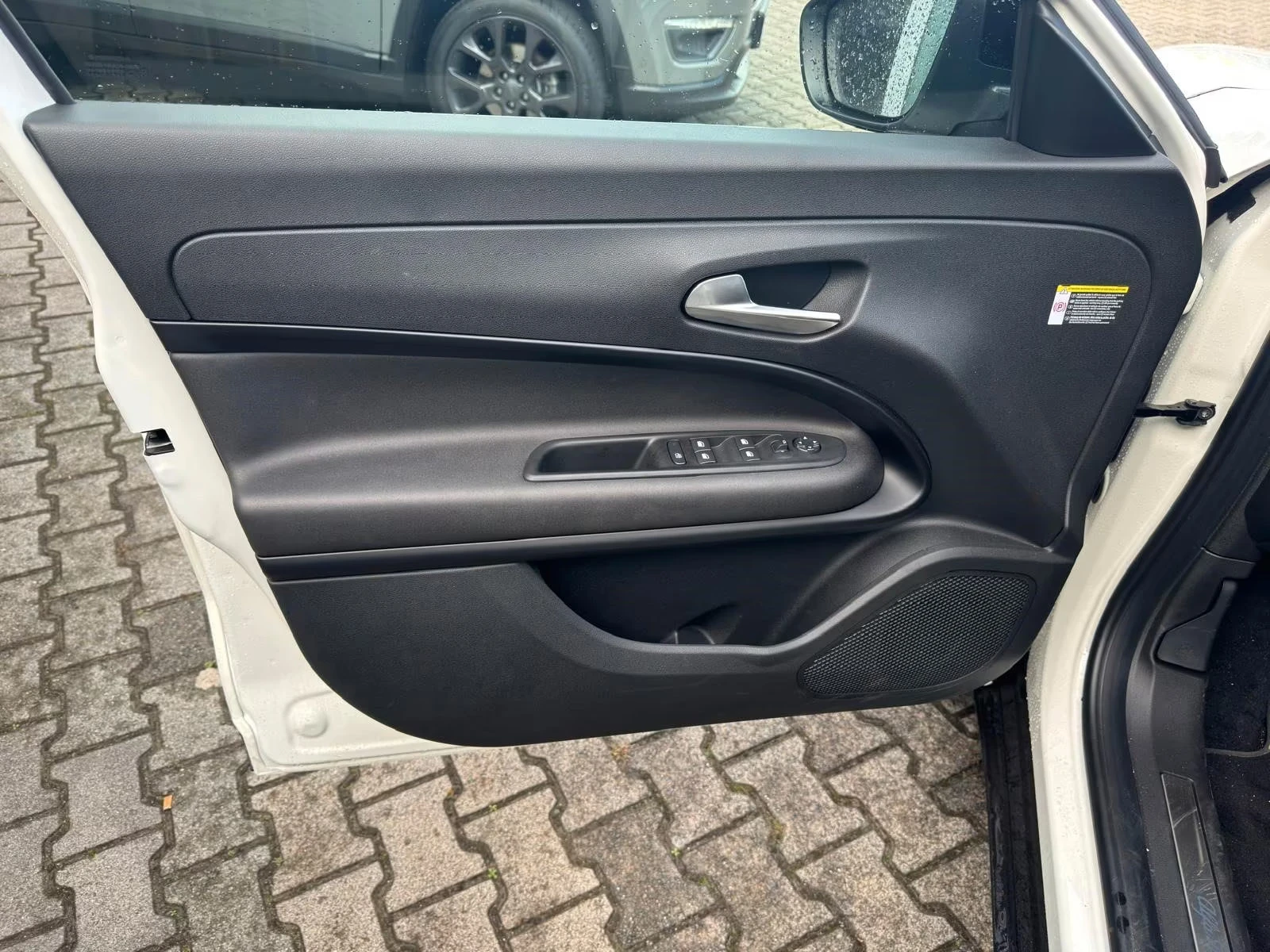 2025 Alfa Romeo Junior 1.2MHEV 136HP SPECIALE MASSAGE MEMO CAM LED 556g — 9