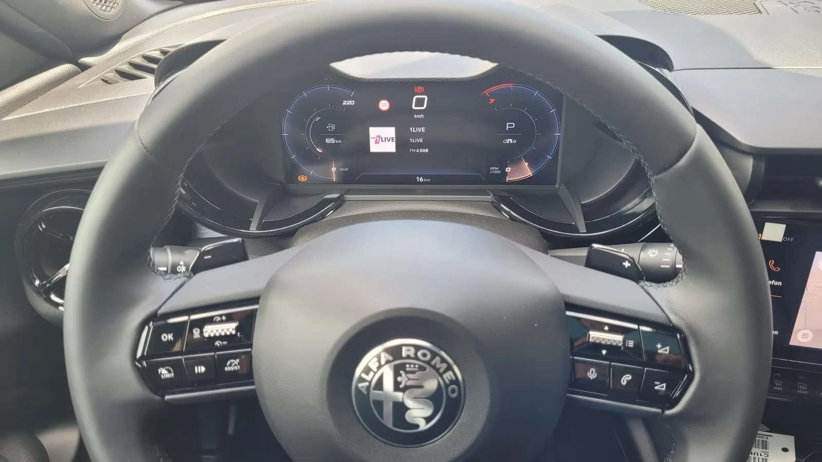2025 Alfa Romeo Junior НОВ!SPECIALE 136HP LED NAVI PDS CAM 18 800v — 9