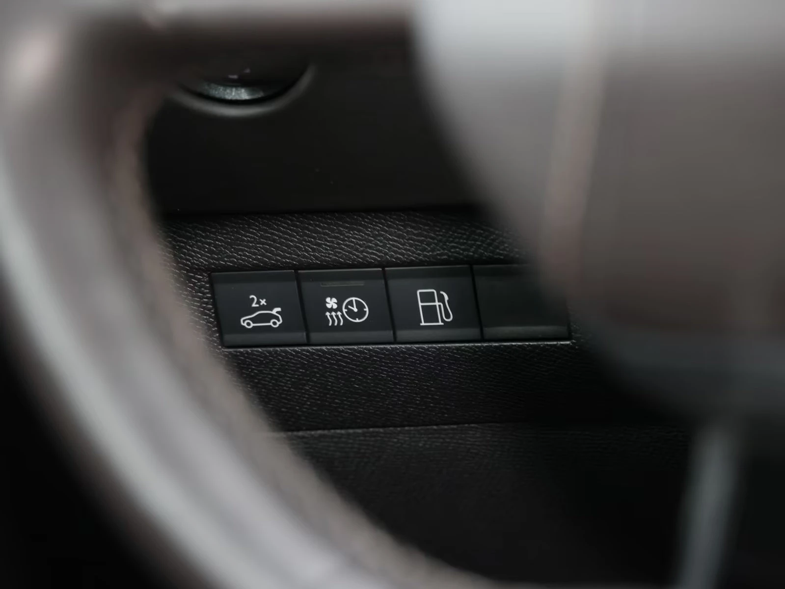 2022 DS DS 4 1.6PHEV 224HP RIVOLI FOCAL MEMO CAM HUD 812g — 9