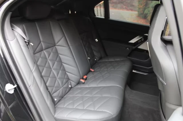 2024 BMW 740d xDrive 286HP M-SPORT SKY-LOUNGE B&W 360 MEM 860g — 13