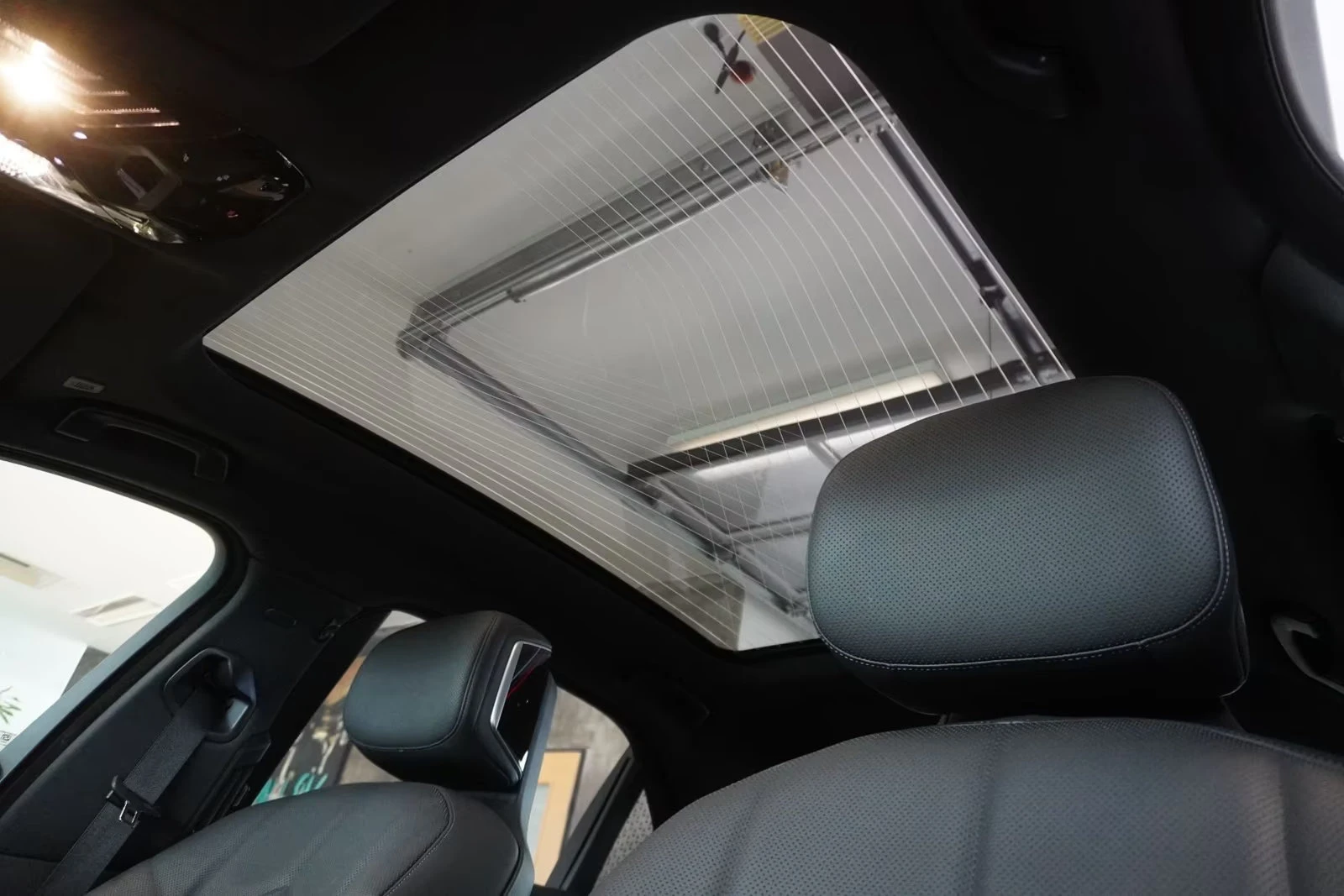 2024 BMW 740d xDrive 299HP M-SPORT SKY-LOUNGE 360 B&W 869g — 8
