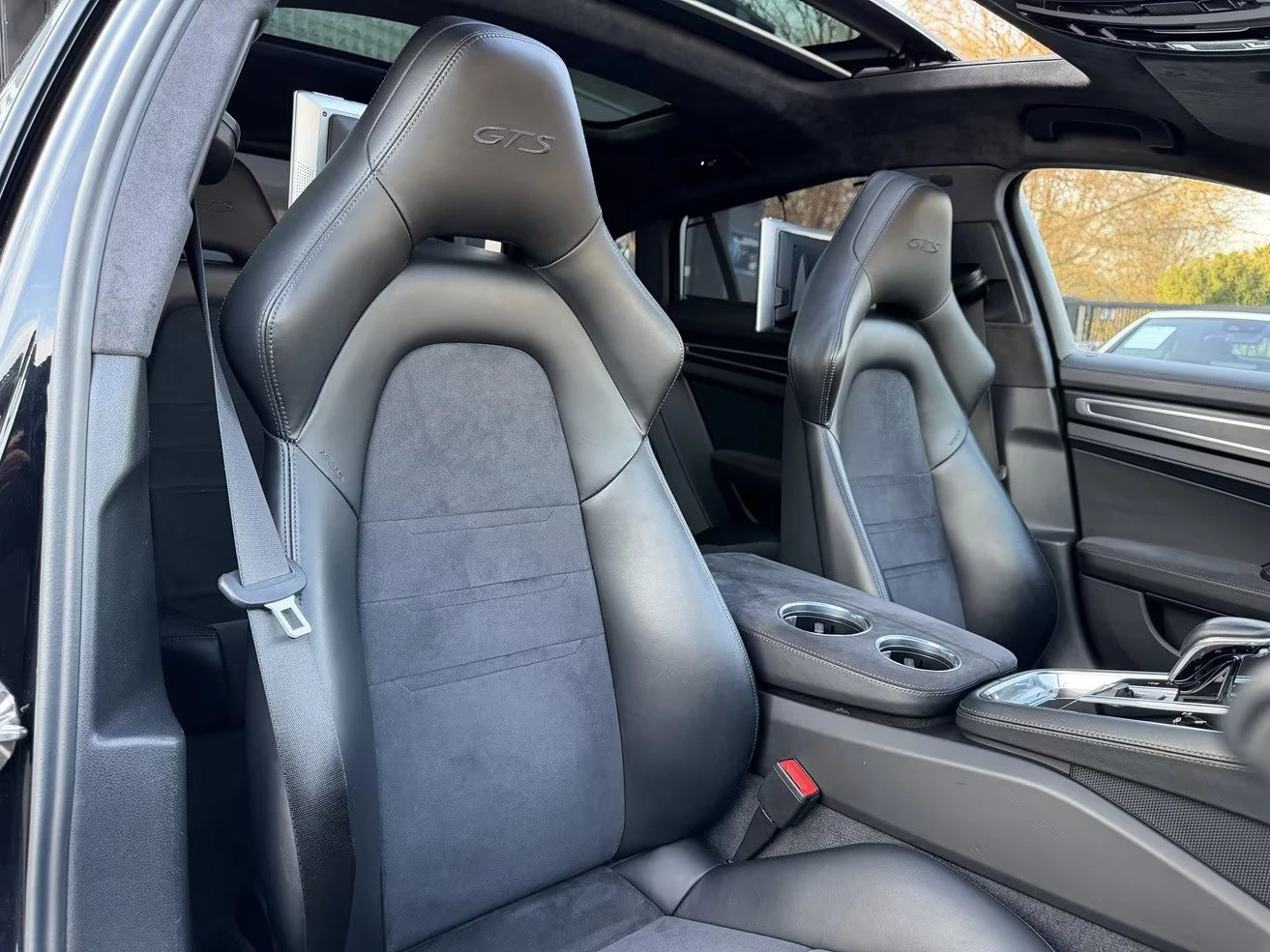 2020 Porsche Panamera GTS 460HP HUD MATRIX 360 PANO CHRONO 175z — 11