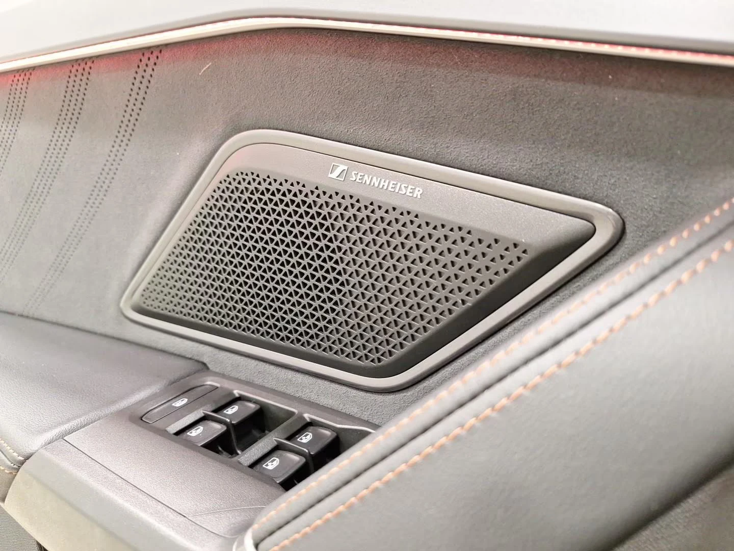2025 Cupra Formentor 2.0TSI 333HP VZ DSG 360 SENNHEISER MEMO 942g — 12