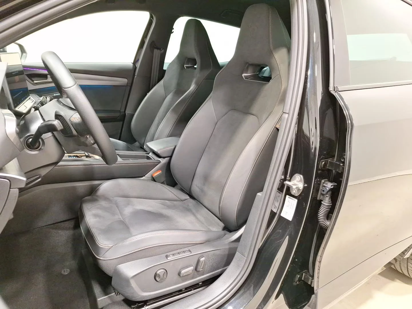 2025 Cupra Formentor 2.0TSI 333HP VZ DSG 360 SENNHEISER MEMO 942g — 7