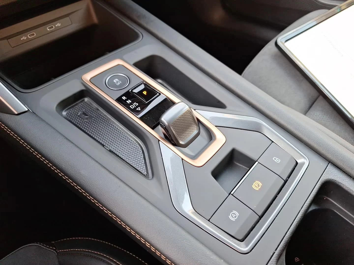 2025 Cupra Formentor 2.0TSI 333HP VZ DSG 360 SENNHEISER MEMO 942g — 11
