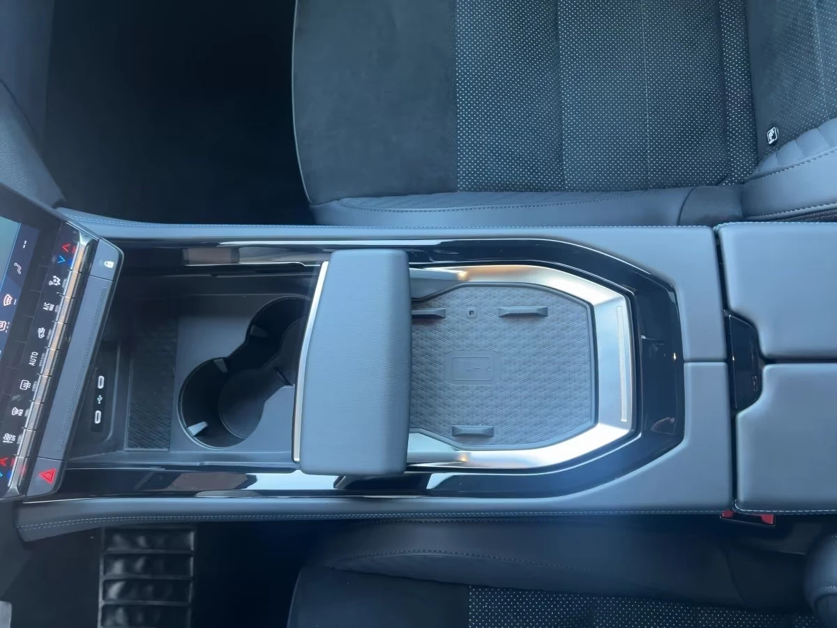 2025 Renault Rafale 200HP E-TECH ESPRIT-ALPINE PANO 360 188z — 16