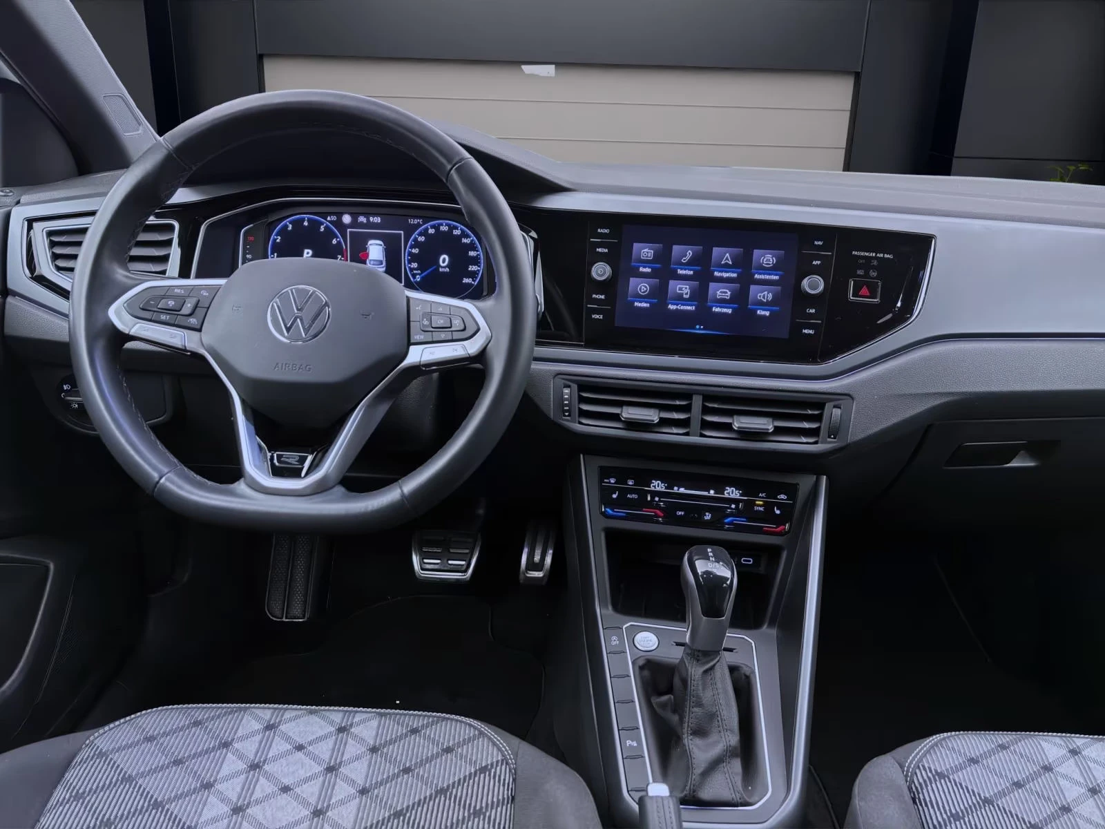 2023 Volkswagen .5TFSI 150HP R-LINE DSG CAM BLACKSTYLE NAVI 191z — 10