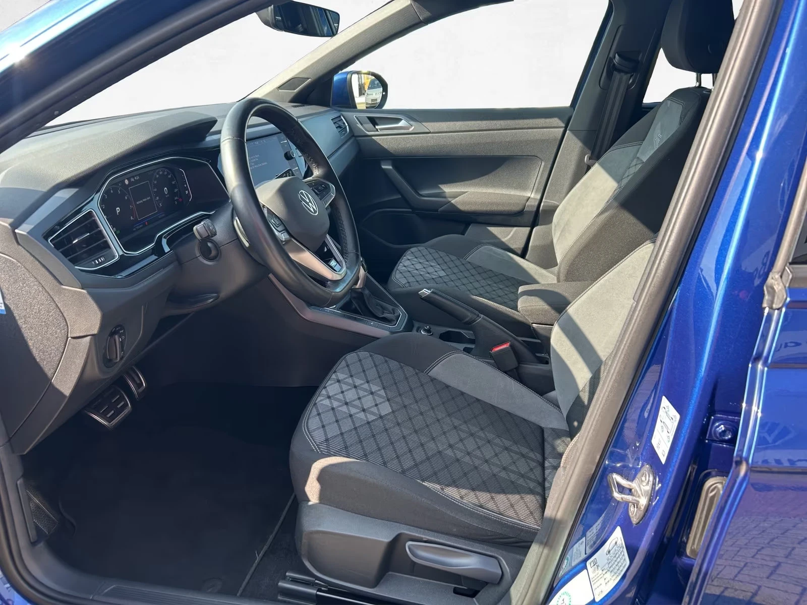 2022 Volkswagen .5TFSI 150HP R-LINE DSG CAM MATRIX NAVI 192z — 11