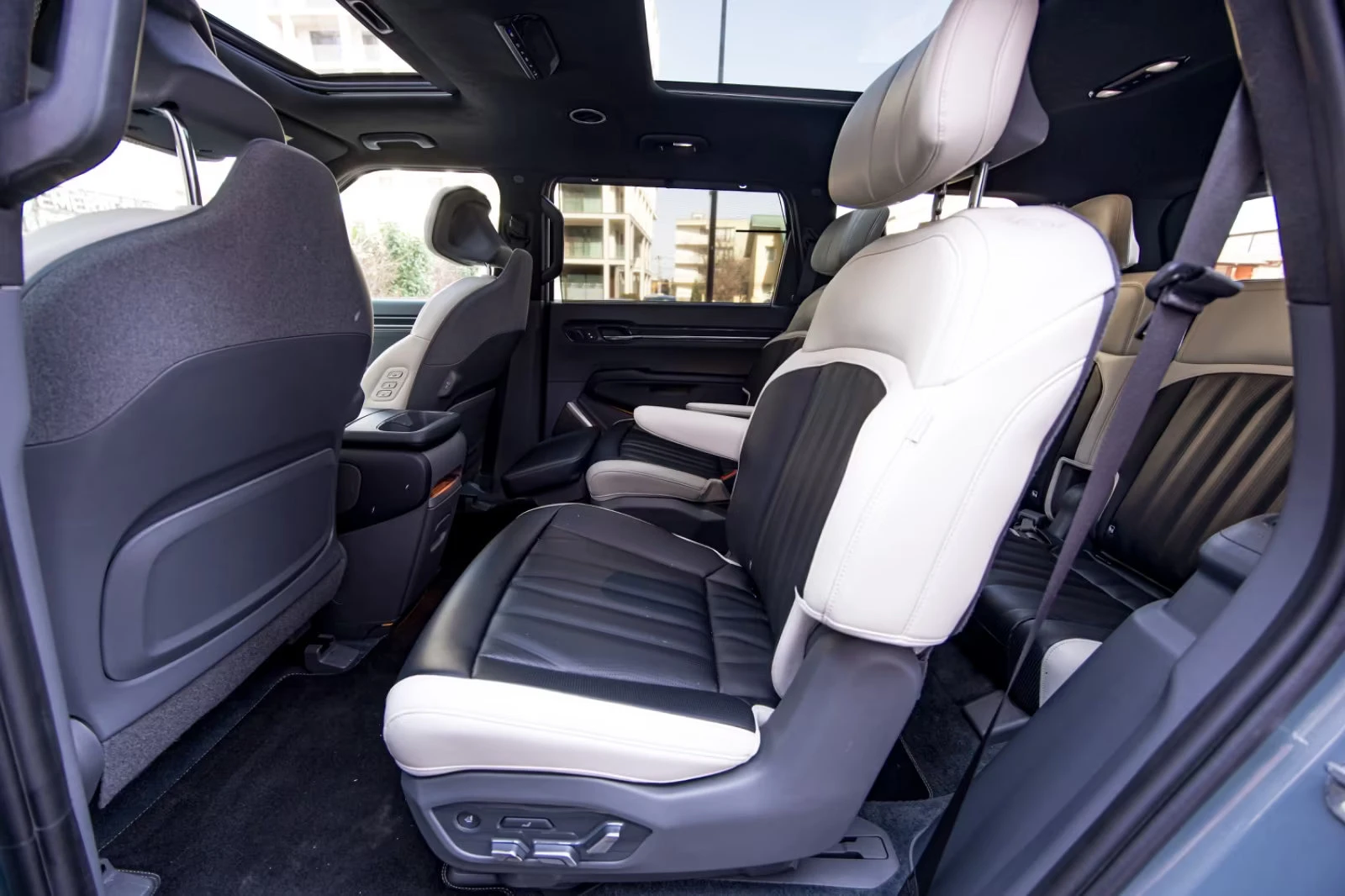 2024 Kia EV9 GT 385HP LAUNCH-EDITITON PANO 360 4X4 7S 203zpr — 14