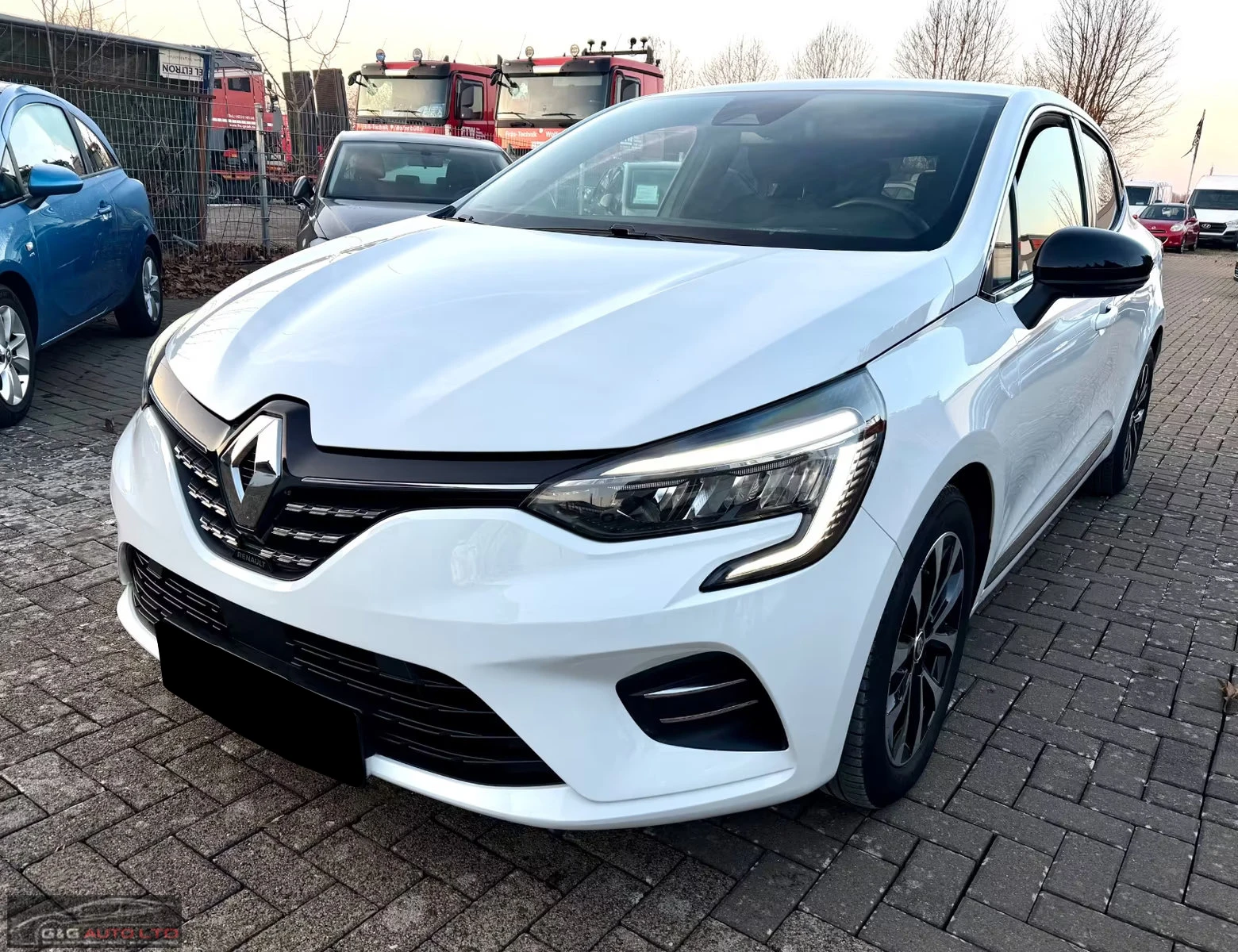 Renault Clio TCe90 91HP V-TECHNO CAM NAVI LED CPLAY 986g 2022