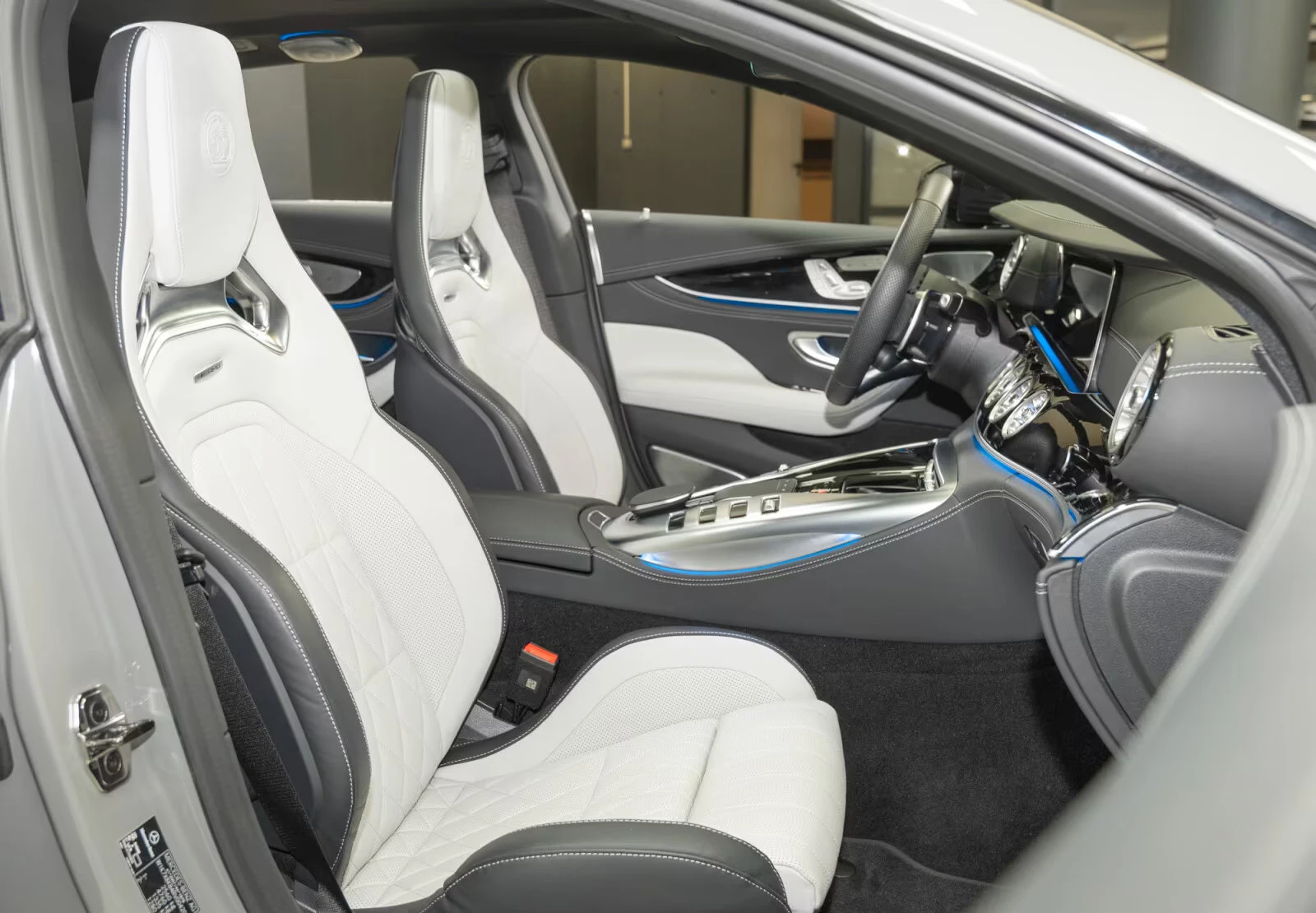 2025 Mercedes-Benz AMG GT 6.3S 639HP 4M 4DBURM DIST HUD 360 PANO MULTIB 221z — 13