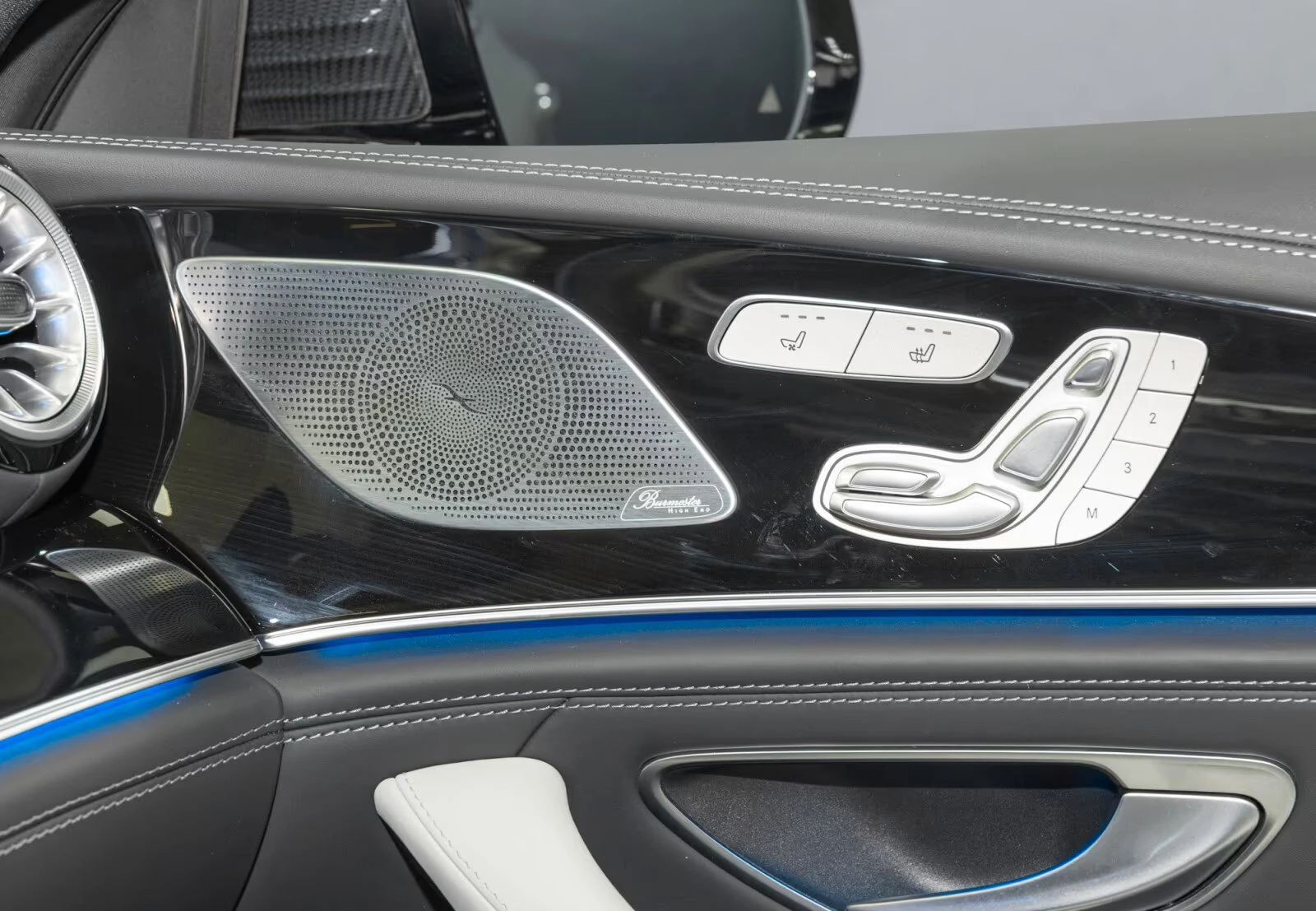 2025 Mercedes-Benz AMG GT 6.3S 639HP 4M 4DBURM DIST HUD 360 PANO MULTIB 221z — 16