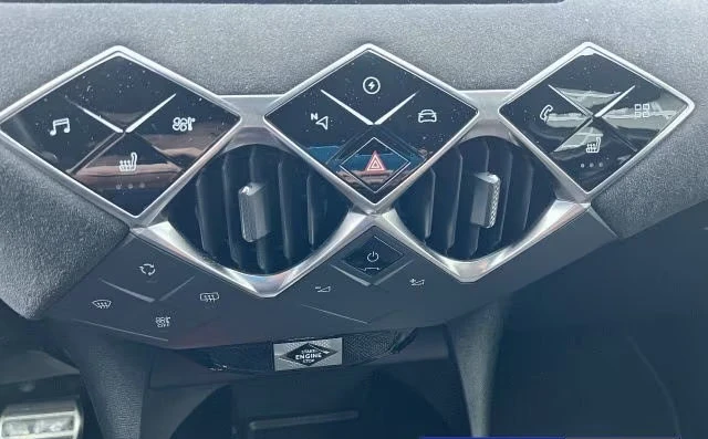 2023 DS DS 3 E-TENSE 136HP CAM NAVI LED KLESS CPLAY 995g — 8