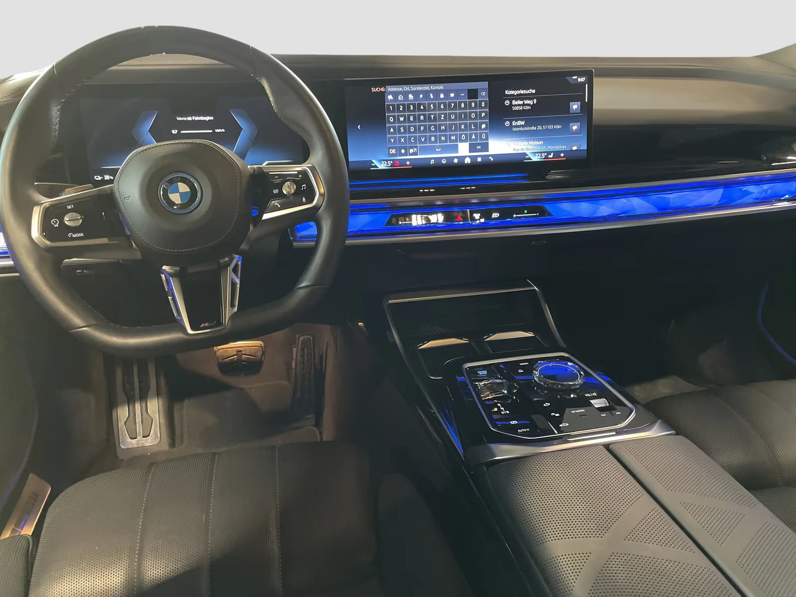 2023 BMW i7 xDRIVE60 544HP MSPORT MASS 360 PANO DUALCOLOR 249z — 10