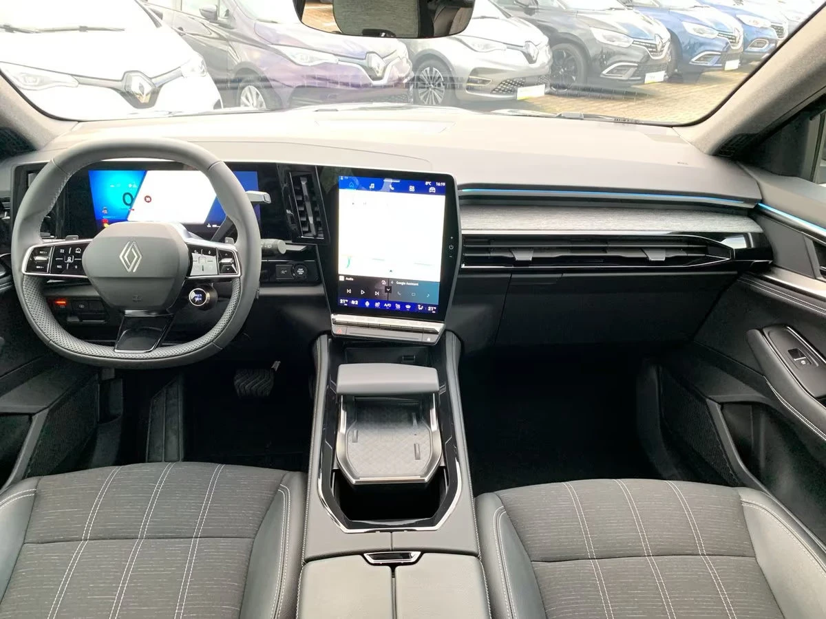 2025 Renault Austral TECHNO 158HP MHEV MASSAGE 360 NAVI LED DIGI 141q — 8