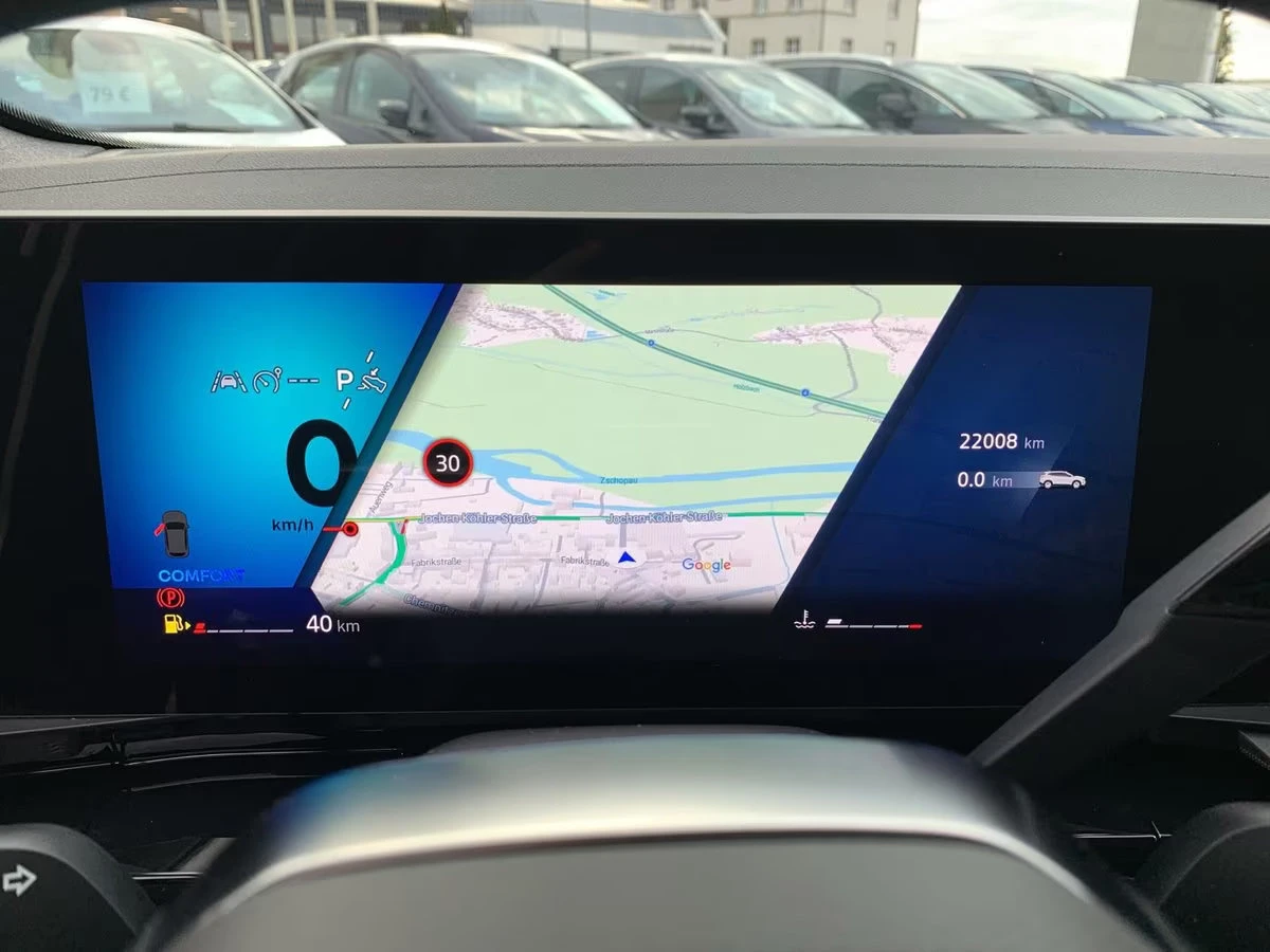 2025 Renault Austral TECHNO 158HP MHEV MASSAGE 360 NAVI LED DIGI 141q — 10