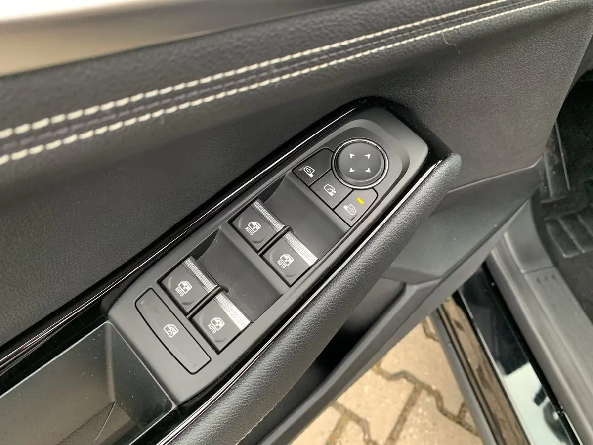2025 Renault Austral TECHNO 158HP MHEV MASSAGE 360 NAVI LED DIGI 141q — 12