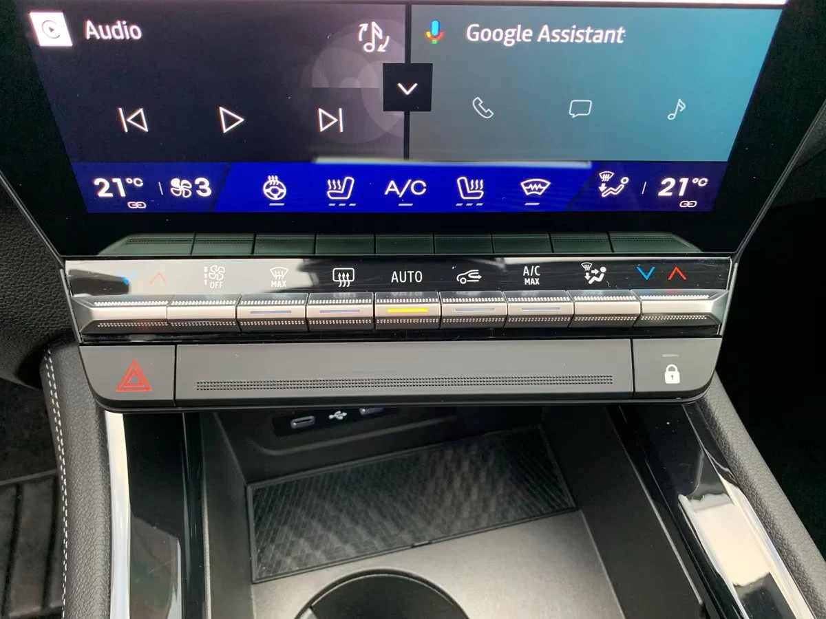 2025 Renault Austral TECHNO 158HP MHEV MASSAGE 360 NAVI LED DIGI 141q — 11