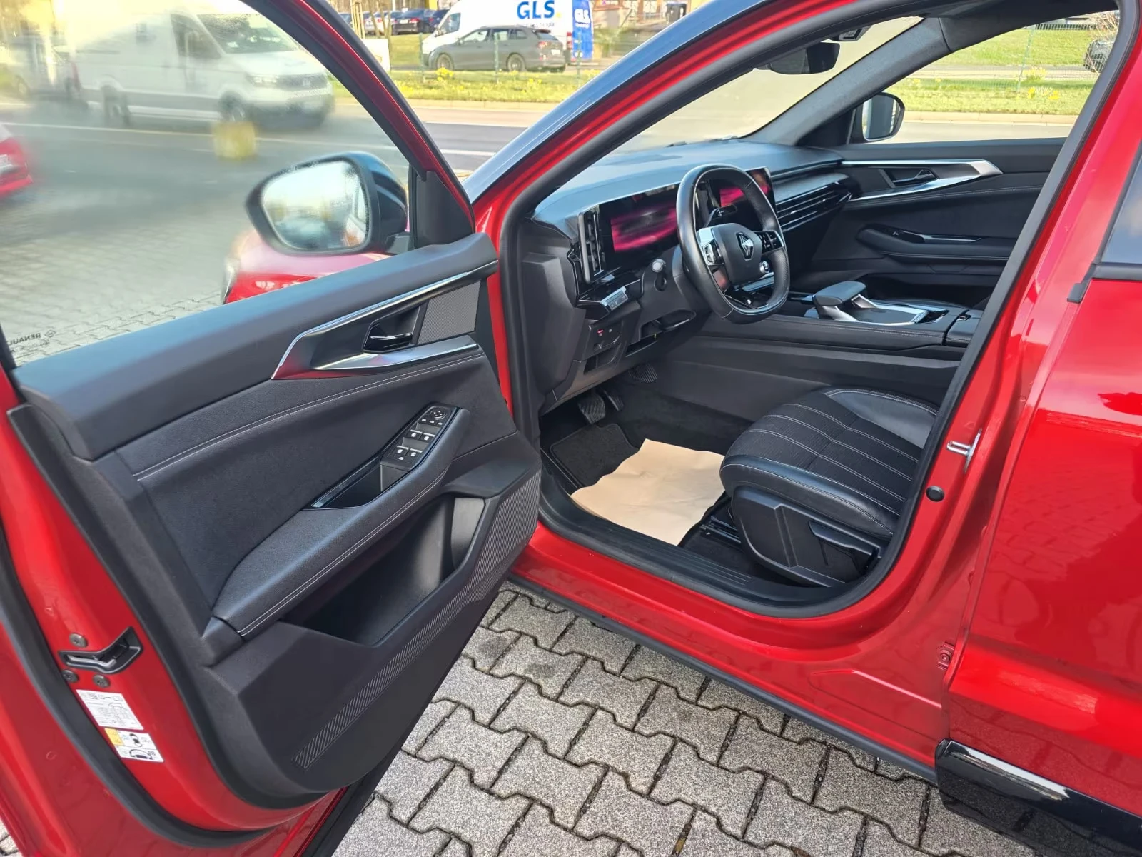 2024 Renault Austral TECHNO E-TECH 1.2HEV 200HP CAM NAVI 186h — 8