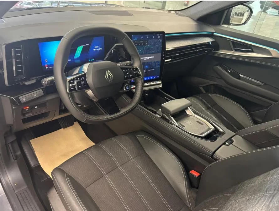 2025 Renault Austral E-TECH TECHNO 1.2HEV 200HP CAM NAVI 187h — 7