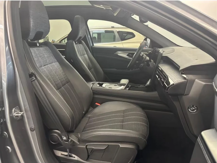 2025 Renault Austral E-TECH TECHNO 1.2HEV 200HP CAM NAVI 187h — 10