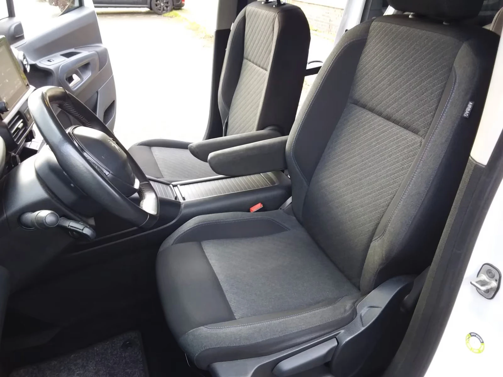 2022 Peugeot Rifter ALLURE 131HP L2 BlueHDi 360 NAVI L.ASSIST 152q — 7