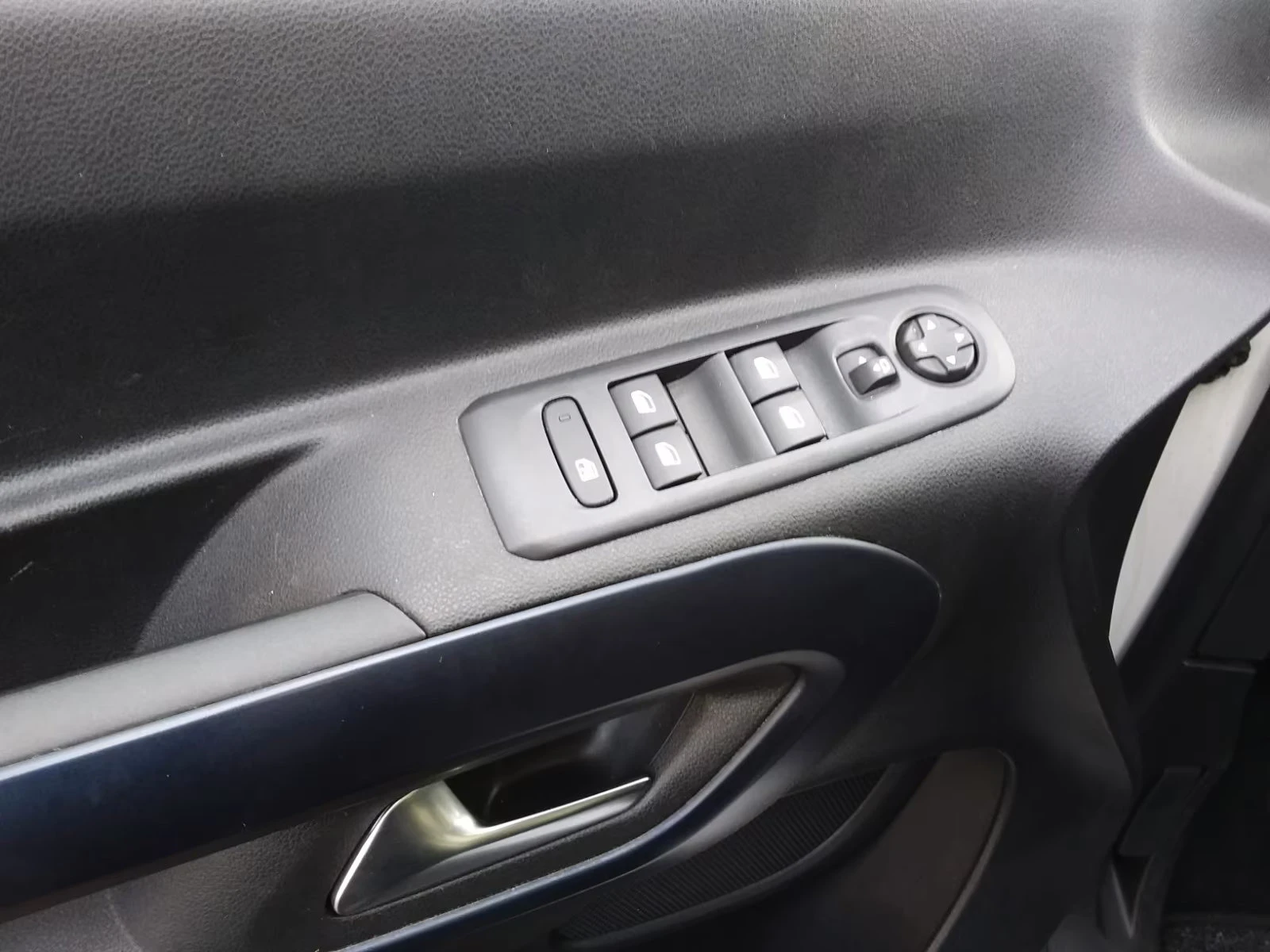 2022 Peugeot Rifter ALLURE 131HP L2 BlueHDi 360 NAVI L.ASSIST 152q — 11