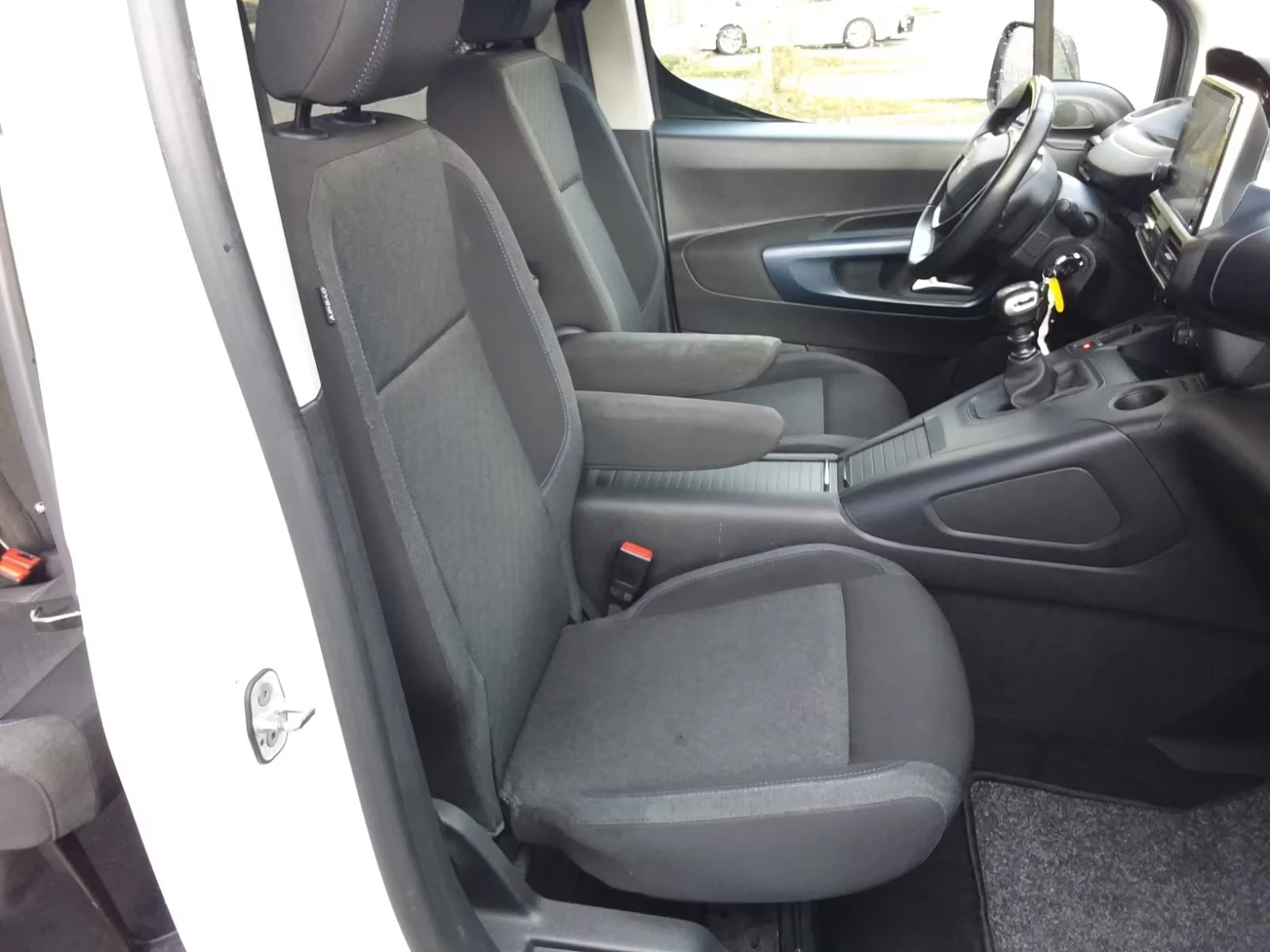 2022 Peugeot Rifter ALLURE 131HP L2 BlueHDi 360 NAVI L.ASSIST 152q — 12