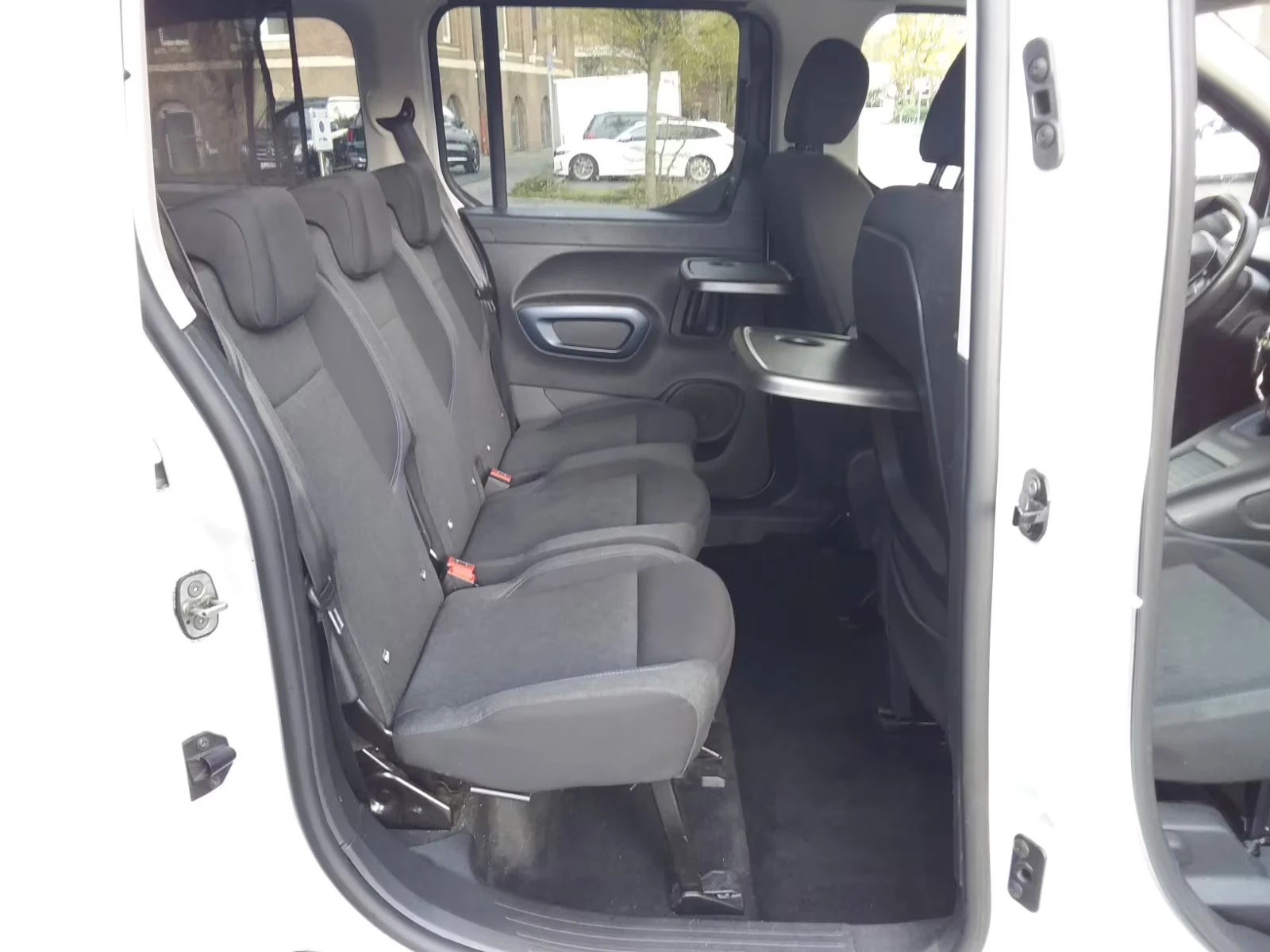 2022 Peugeot Rifter ALLURE 131HP L2 BlueHDi 360 NAVI L.ASSIST 152q — 14