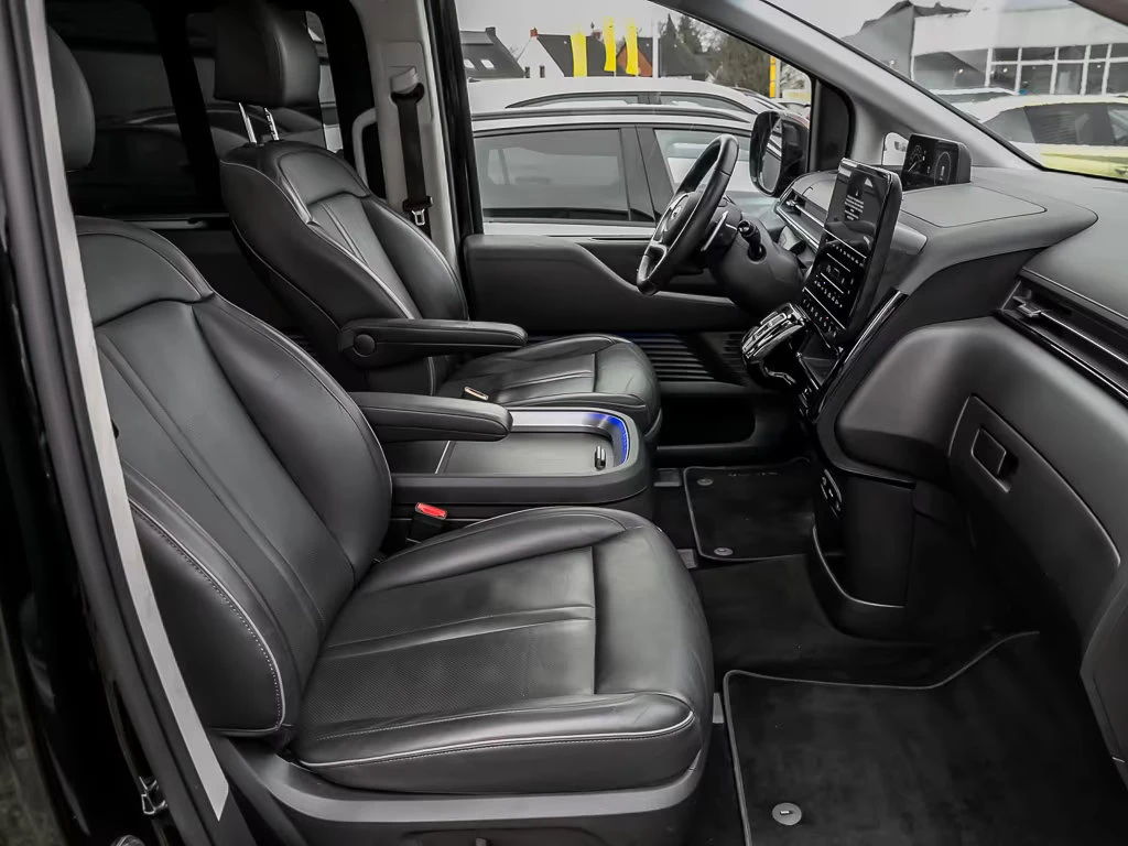 2023 Hyundai Staria 2.2CRDi 177HP SIGNATURE 4WD PANO KLESS LED 175q — 11