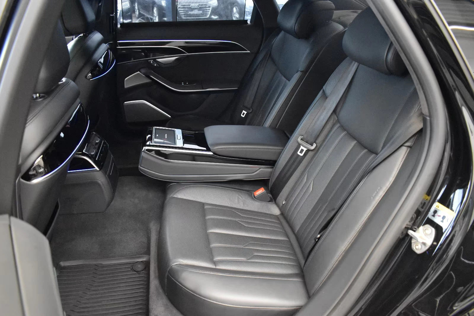 2021 Audi S8 MATRIX 571HP B&O PANO 21 360 324z — 12