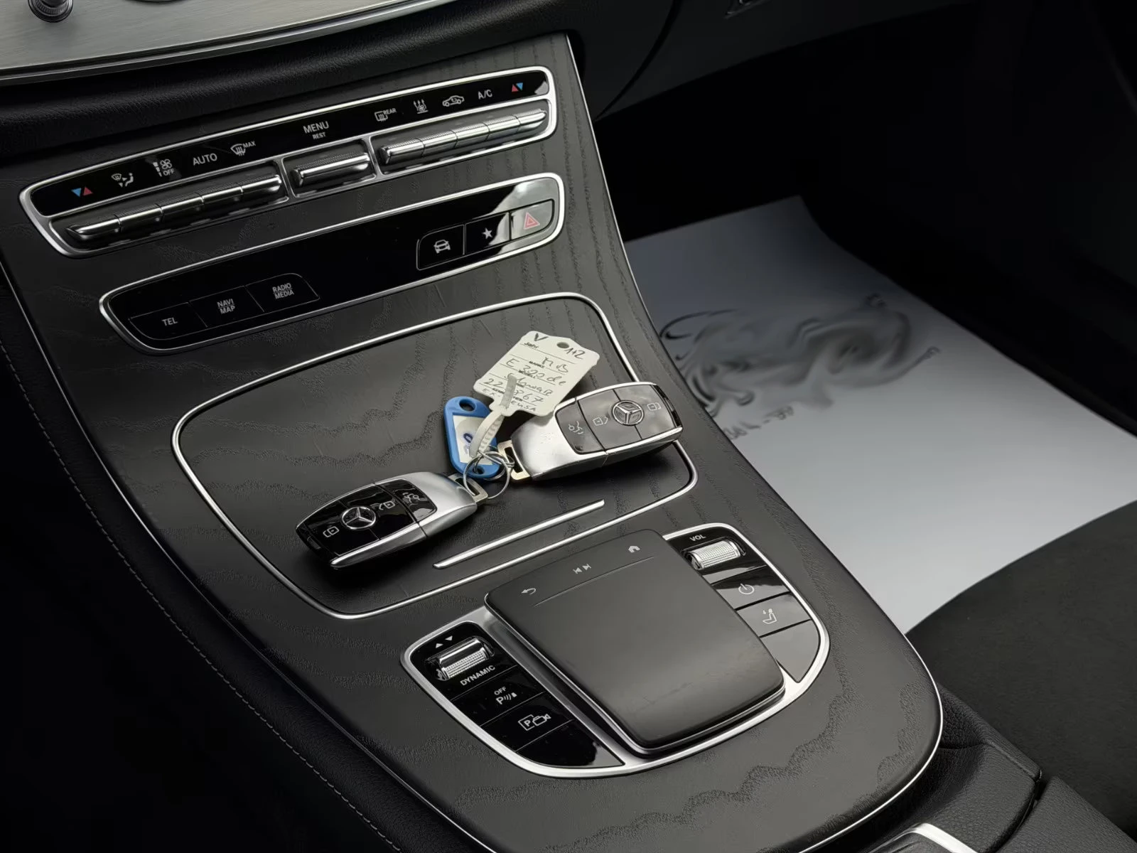 2020 Mercedes-Benz E 300 de 306HP AMG-LINE 360 DISTR BURM LED CPLAY 200q — 12