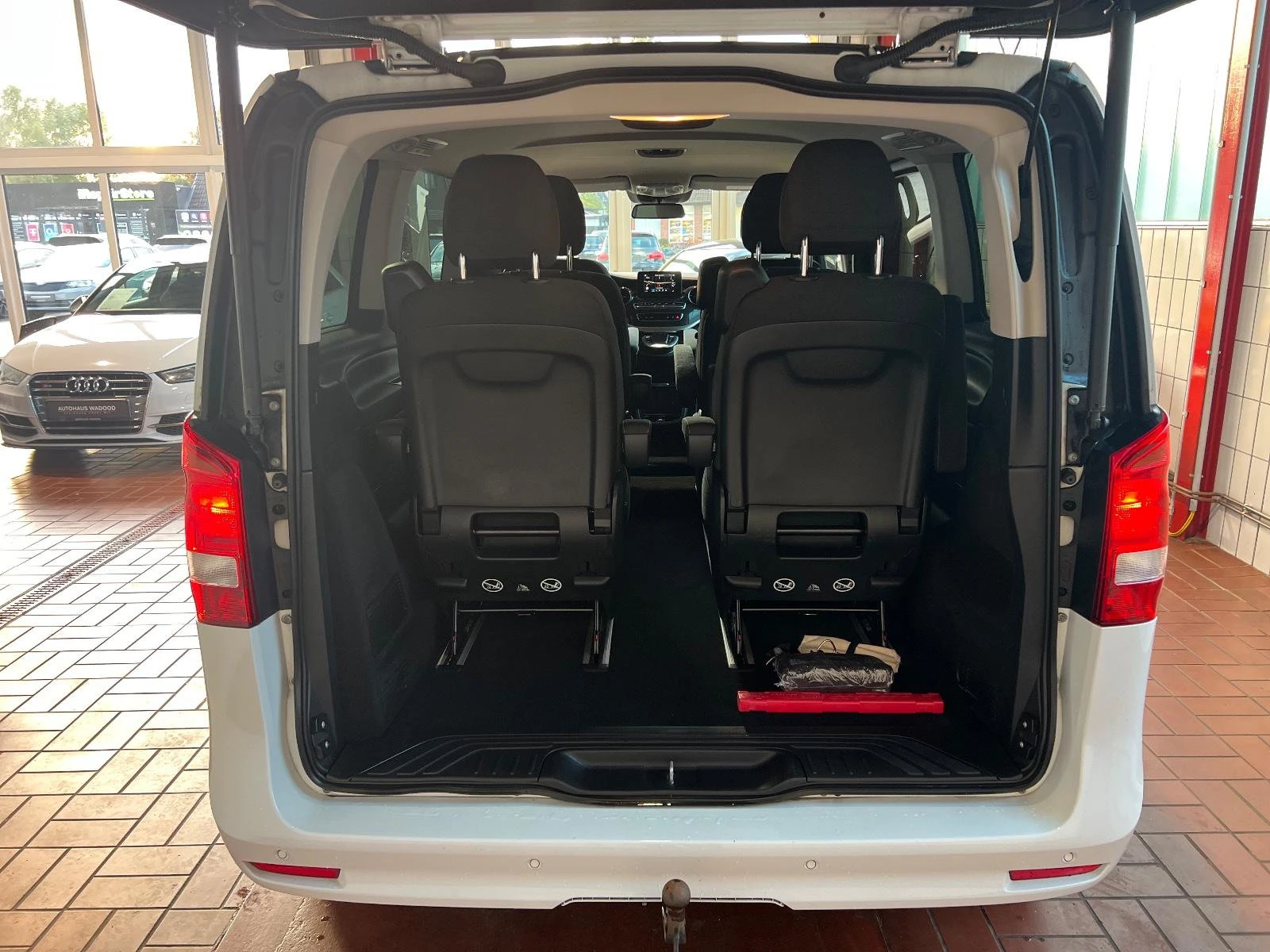 2021 Mercedes-Benz V 300 4MATIC 237HP EDITION 6S CAM LED NAVI 207q — 16