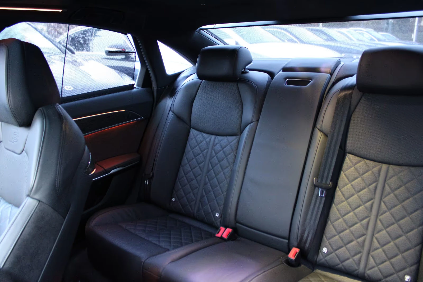 2020 Audi S8 4.0TFSI 571HP PANO MEMO B&O 334z — 14