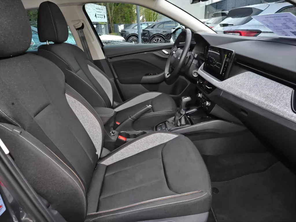 2025 Skoda Scala 1.5TSI 150HP TOUR DSG MATRIX NAVI CAM 210h — 6