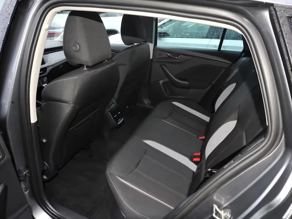 2025 Skoda Scala 1.5TSI 150HP TOUR DSG MATRIX NAVI CAM 210h — 9