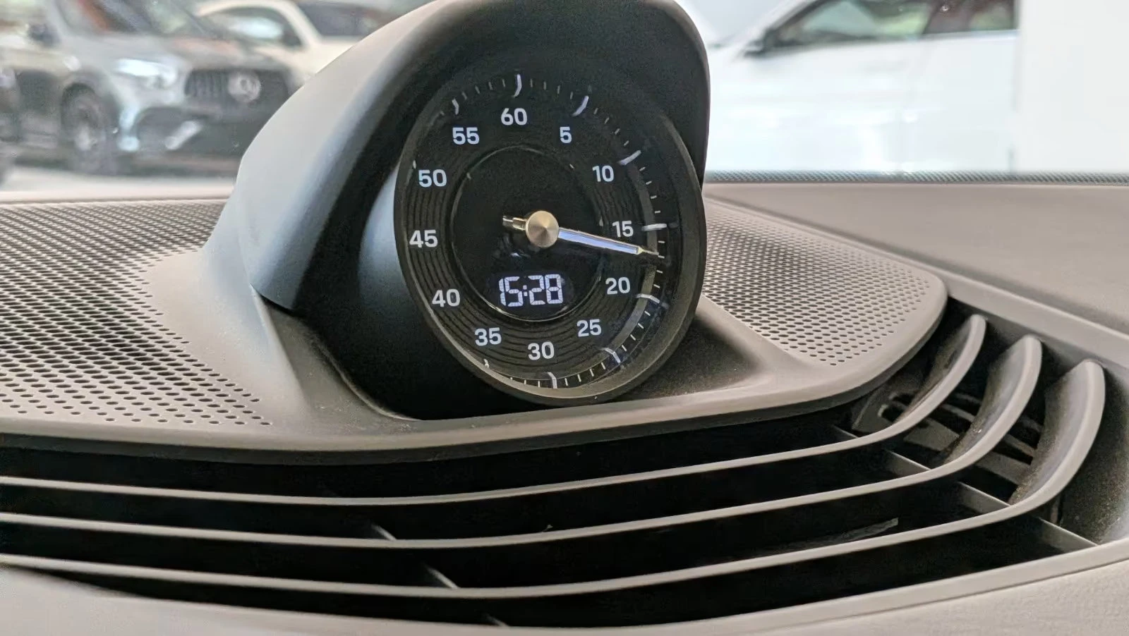 2023 Porsche Taycan GTS 598HP PANO CHRONO 360 MATRIX ACC LUFT 21 395z — 14