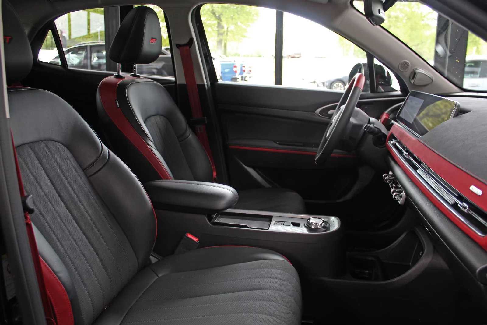 2023 GWM ORA 03 GT-LINE — 13
