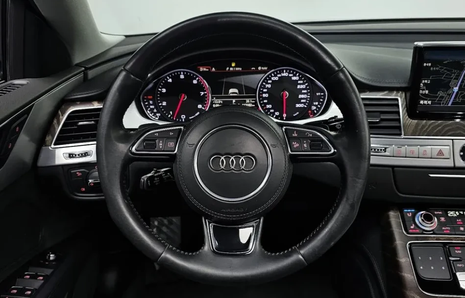 2016 Audi A8 QUATTRO 435HP TV 360 VENT PANO MATRIX MC5 — 9