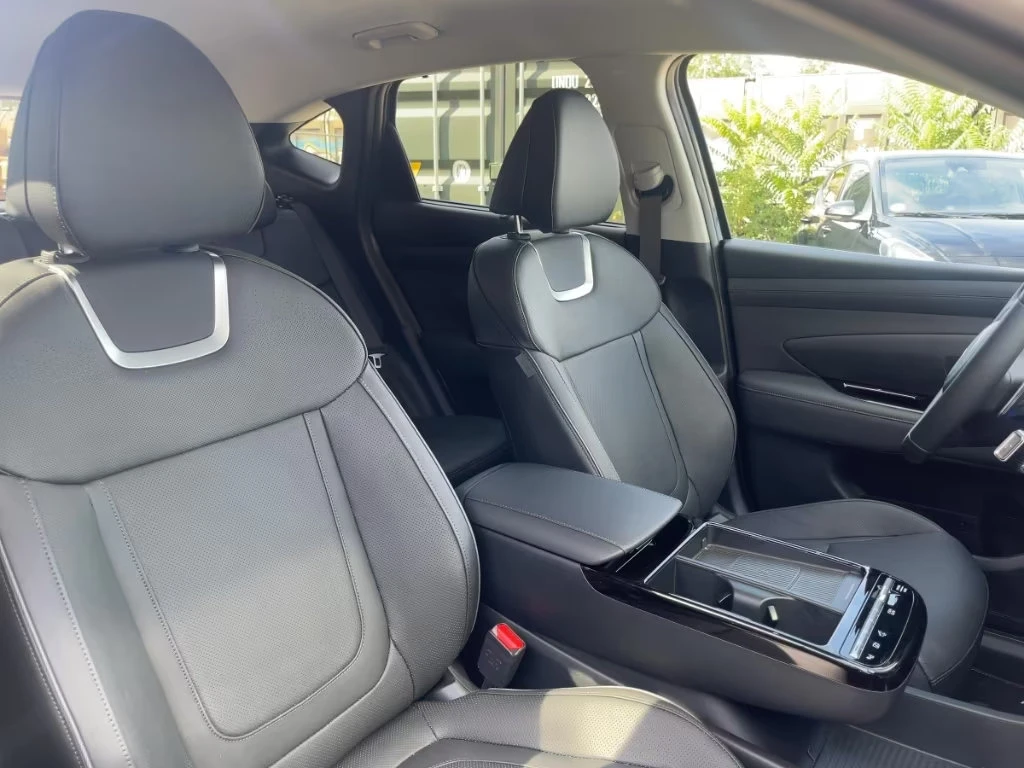 2025 Hyundai Tucson PRIME 215HP HUD NAVI LED KLESS DIGI CAM AMBI 172g — 12