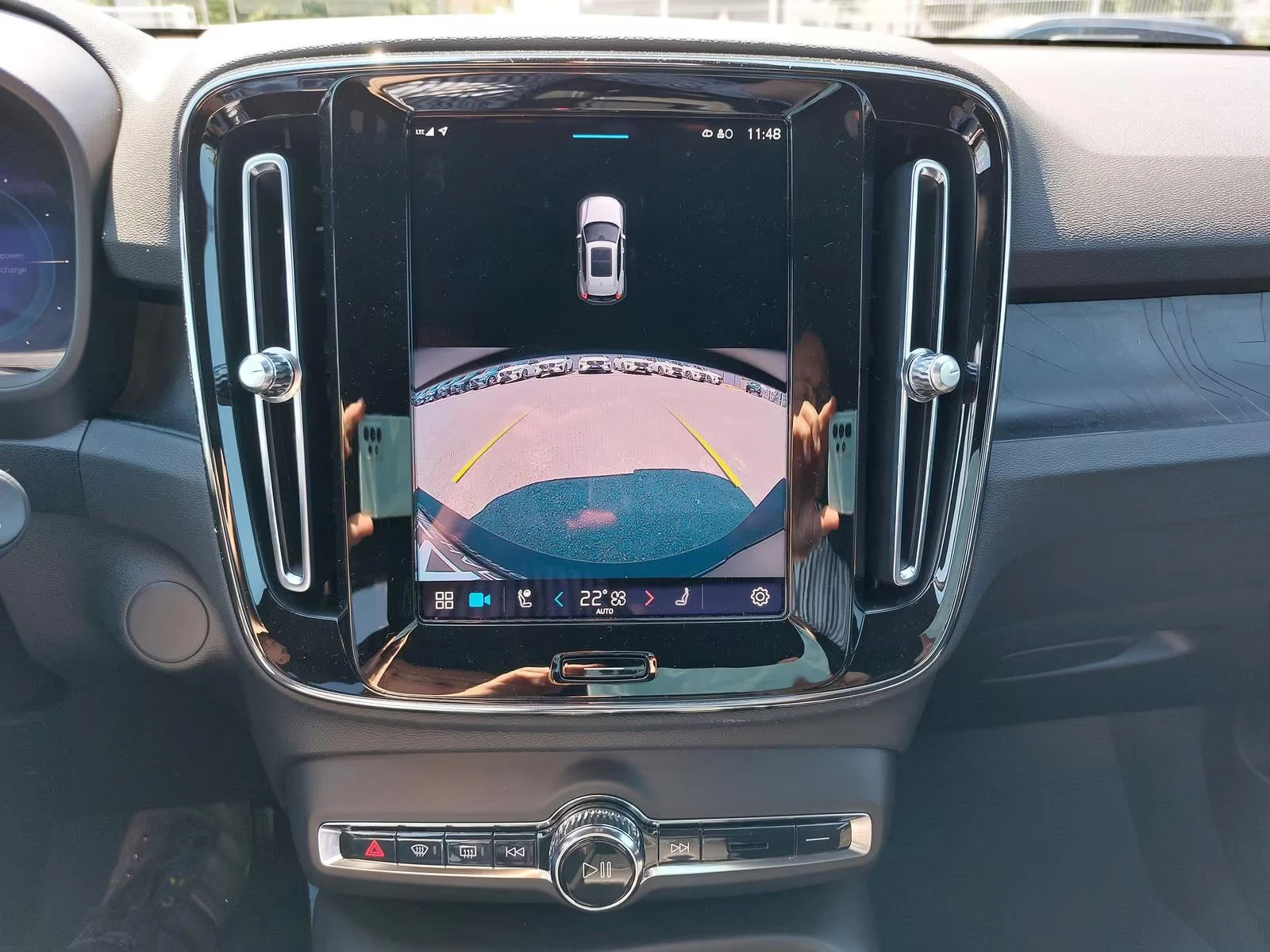 2023 Volvo EX40 231HP CORE CAM LED NAVI CPLAY AMBI 285gpr — 9