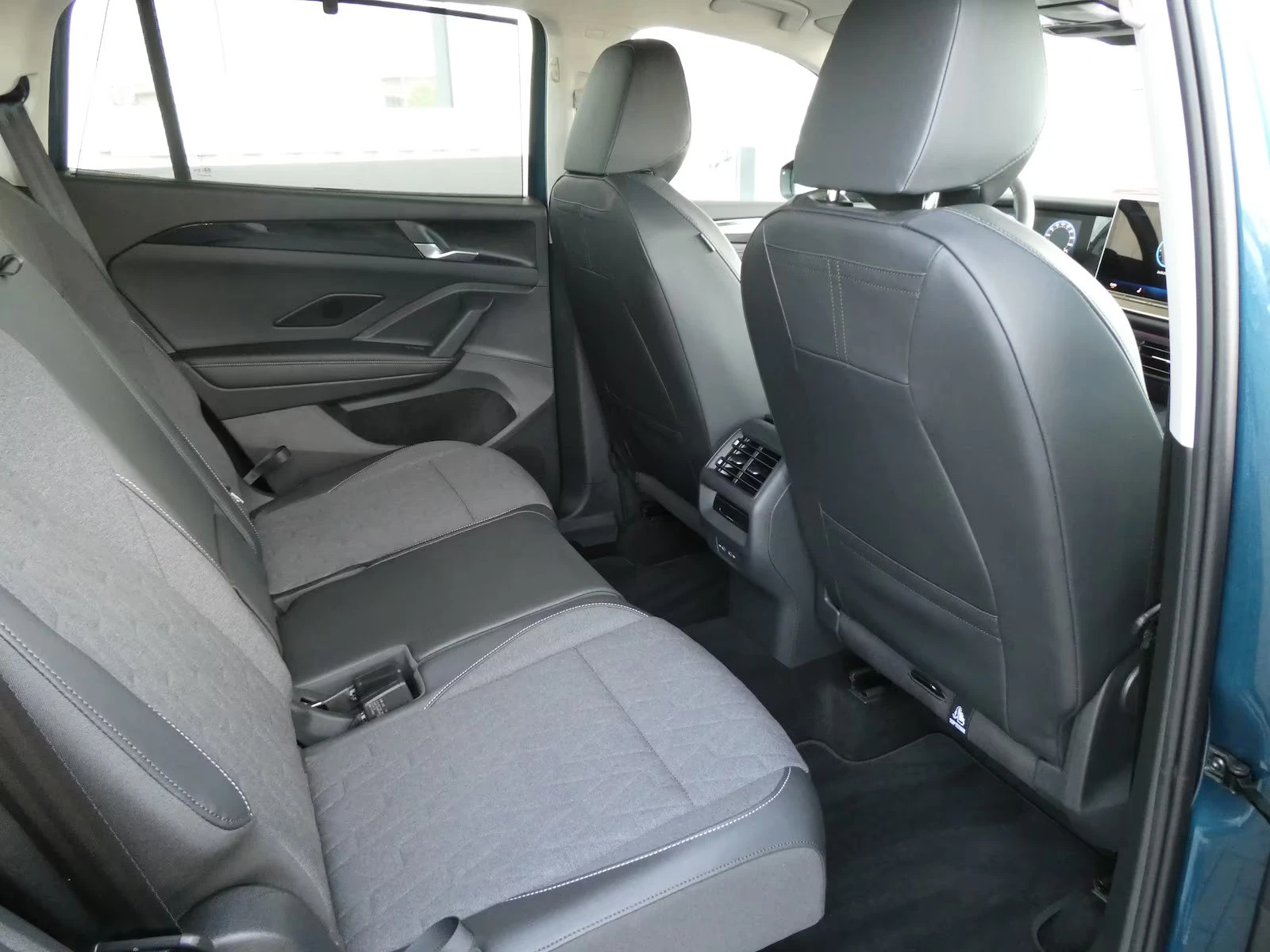 2025 Volkswagen LIFE 193HP MATRIX 7S 360 NAVI CPLAY 388g — 12