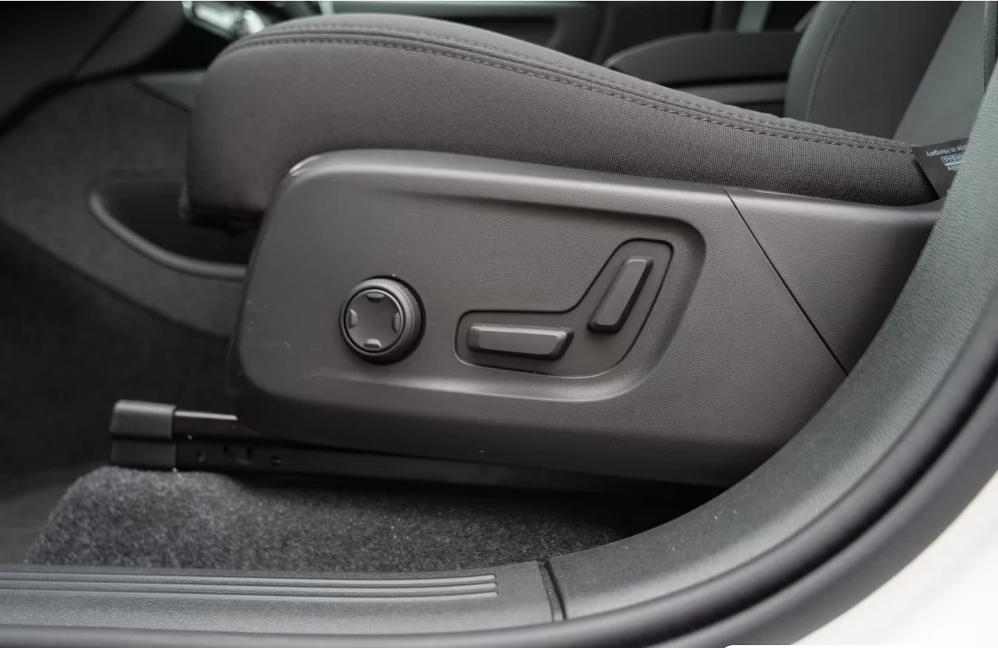 2025 Volvo EX40 PLUS-DARK 408HP AWD TWIN MEMO CAM LED NAVI 660g — 12