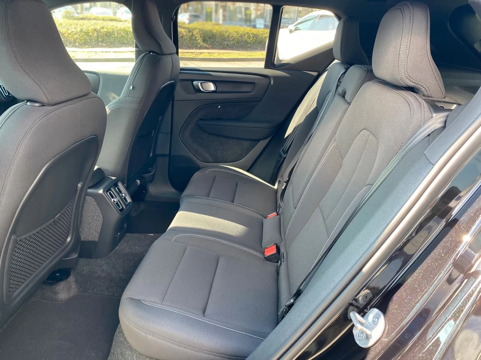 2025 Volvo EX40 SINGLE 252HP RANGE-PLUS PIXEL-LED 360 ACC BSA 979f — 14