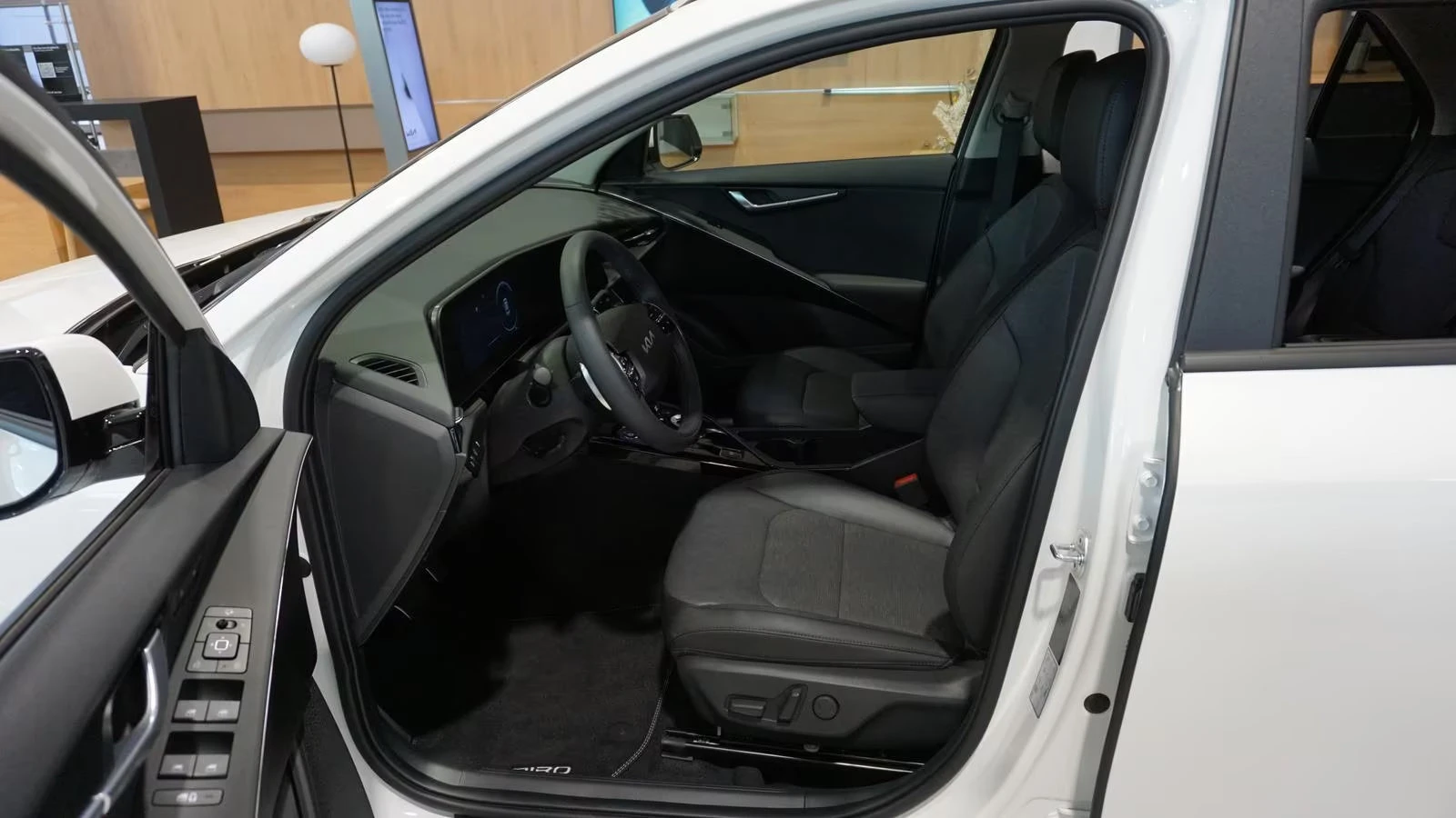 2025 Kia Niro INSPIRATION 204HP HUD NAVI CAM ACC LED 692g — 7