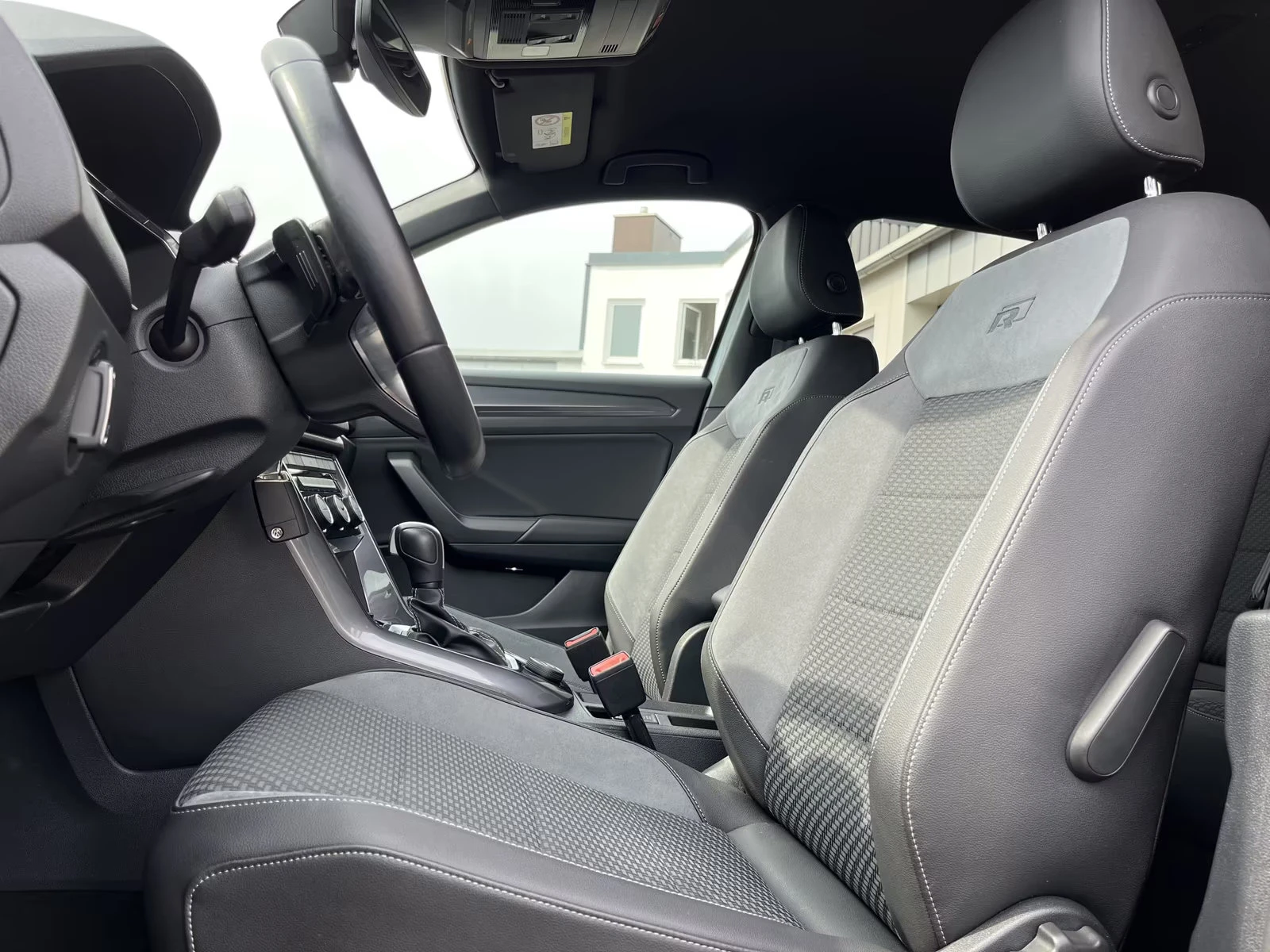 2020 Volkswagen .0TDI 190HP R-LINE 4MOTION DSG AHK ACC CPLAY 729g — 9